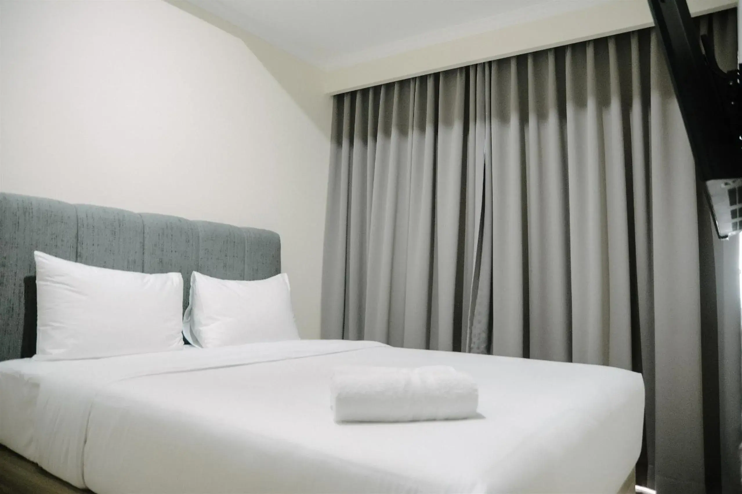 Two-Bedroom Apartment in 2BR Deluxe and Modern Menteng Park Apartment By Travelio Two-Bedroom Apartment in 2BR Deluxe and Modern Menteng Park Apartment By Travelio