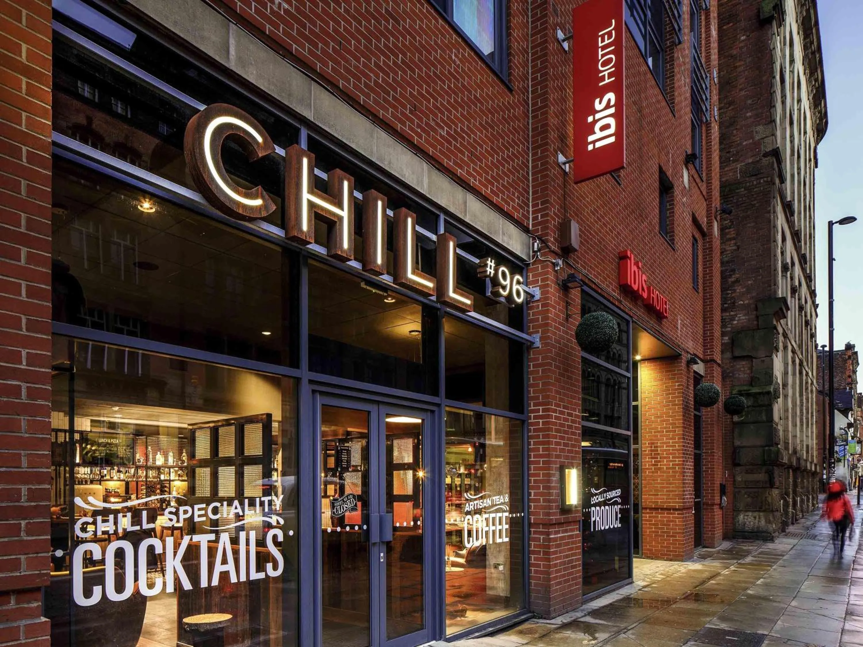 Lounge or bar in ibis Manchester Centre 96 Portland Street