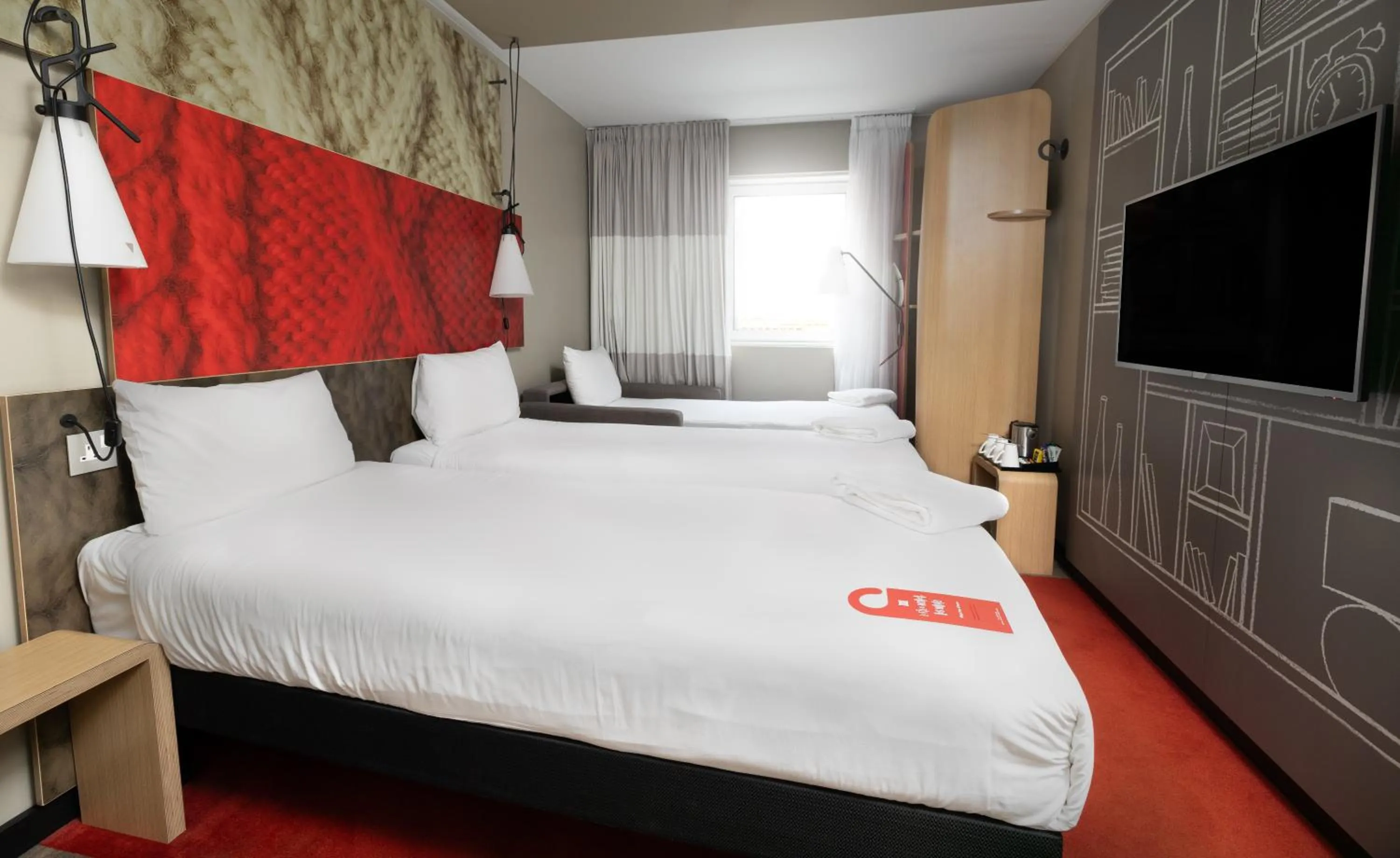 Bedroom, Bed in ibis Manchester Centre 96 Portland Street