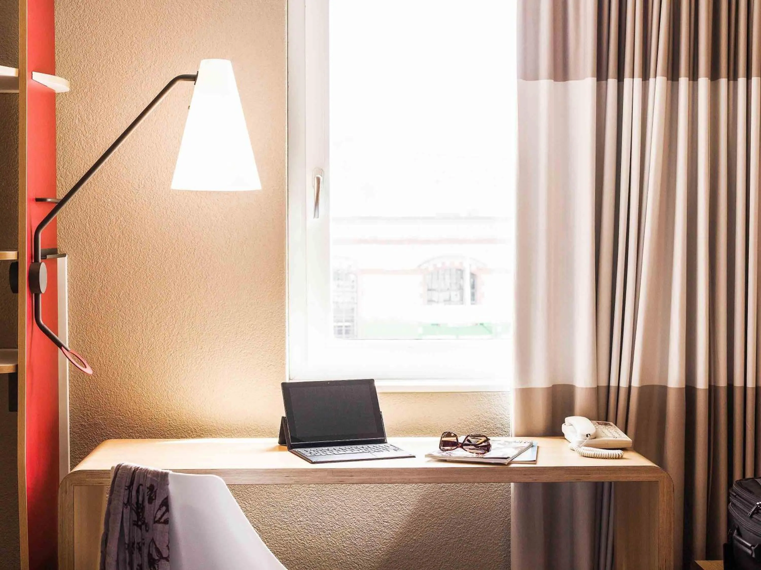 Bedroom, Bed in ibis Manchester Centre 96 Portland Street