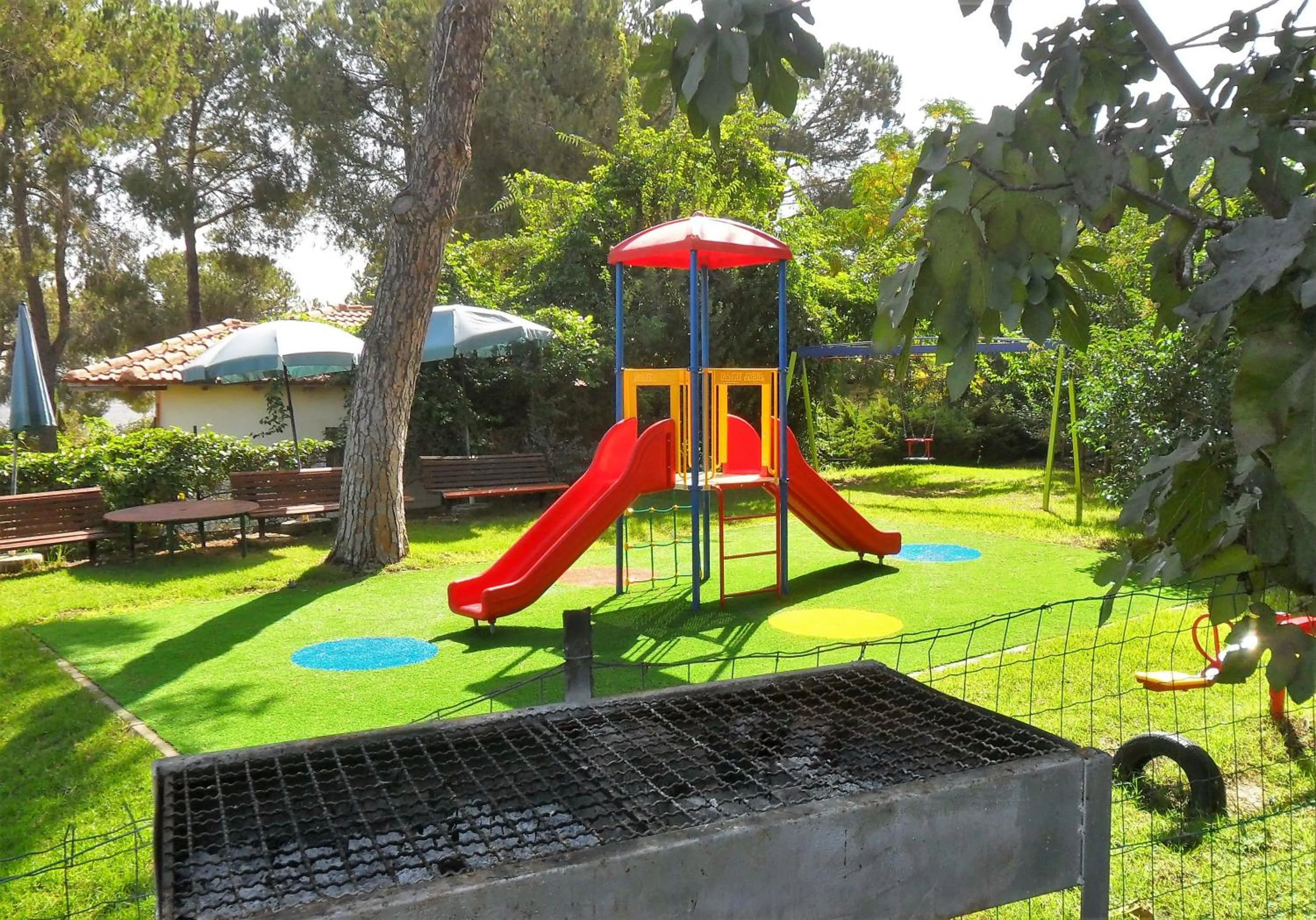 BBQ facilities in Shoresh Green Hills