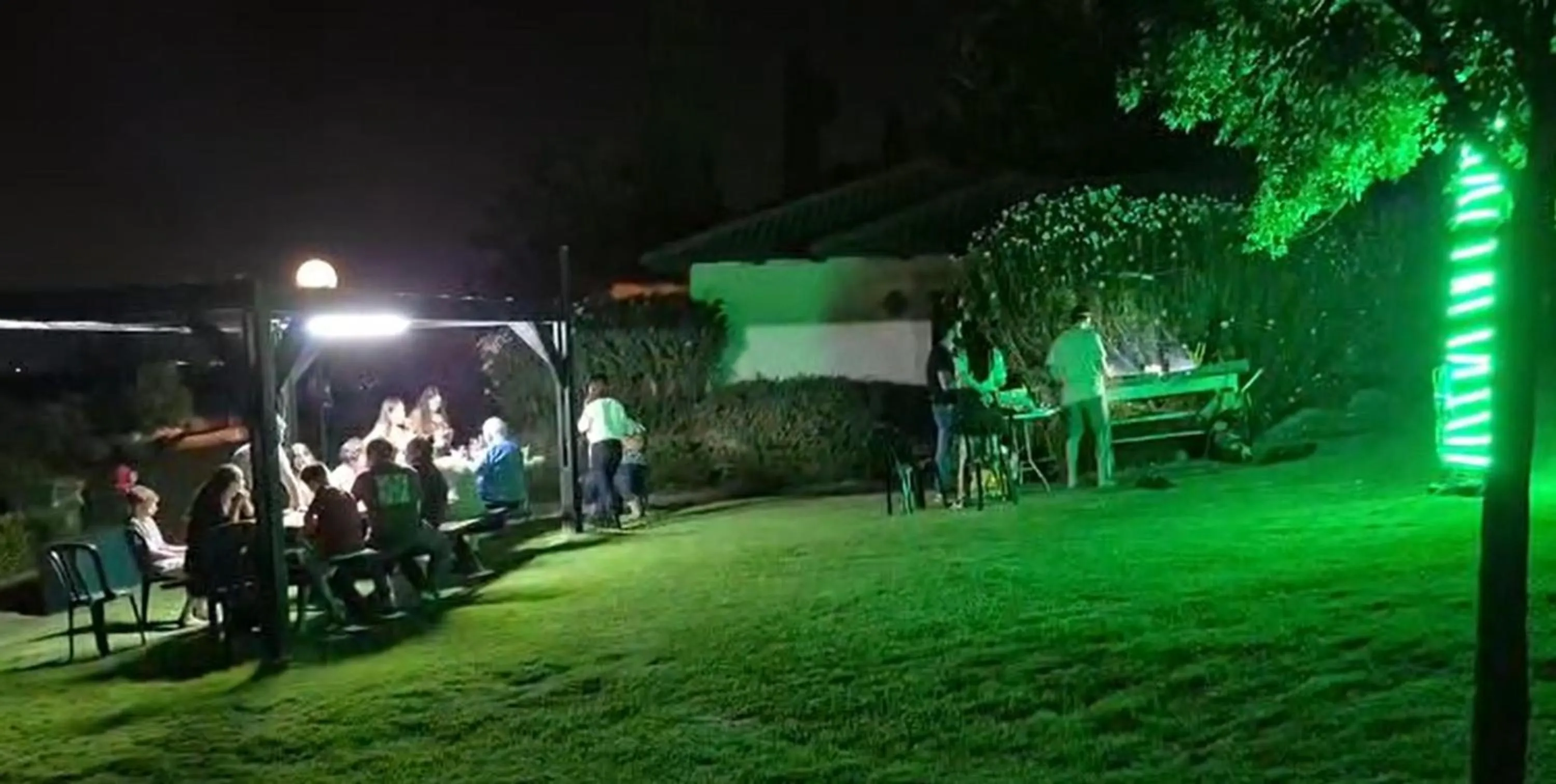 BBQ facilities in Shoresh Green Hills