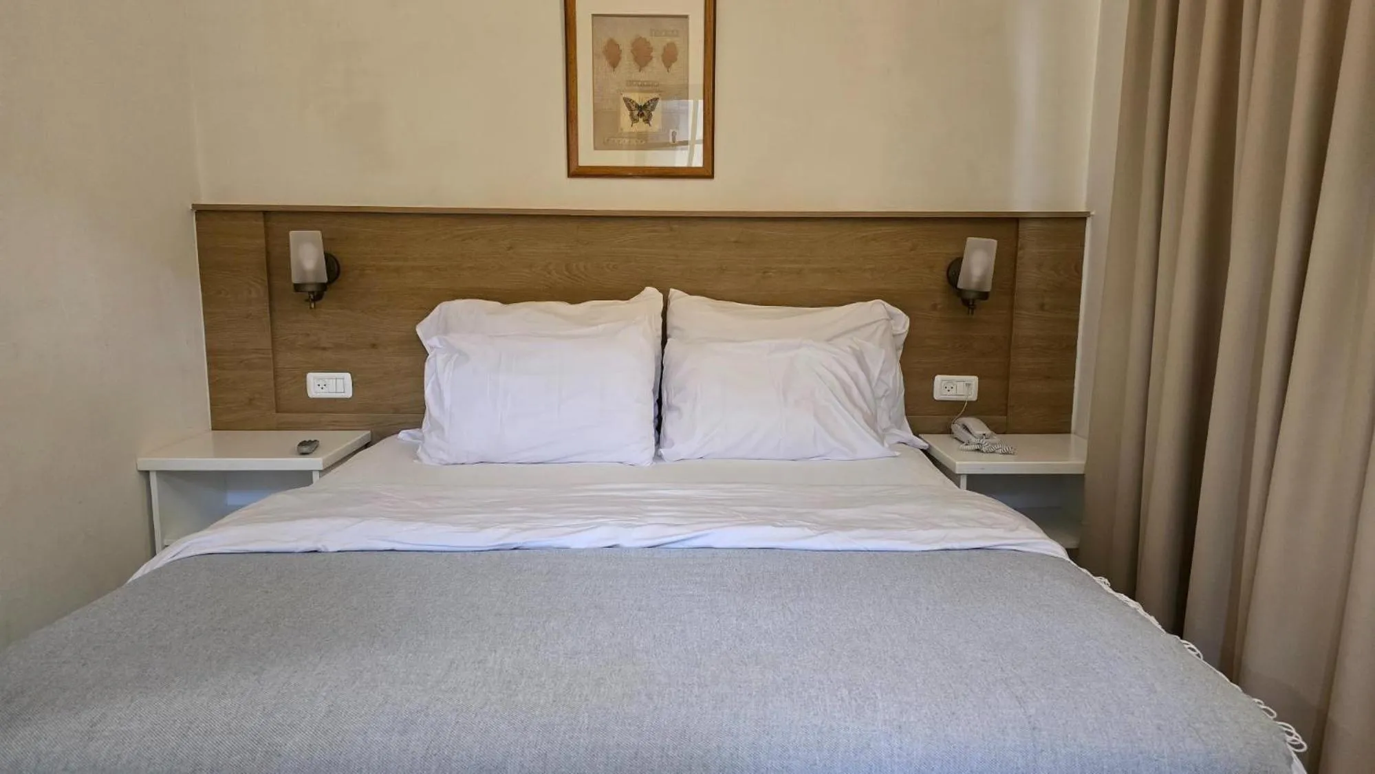 Bedroom, Bed in Shoresh Green Hills