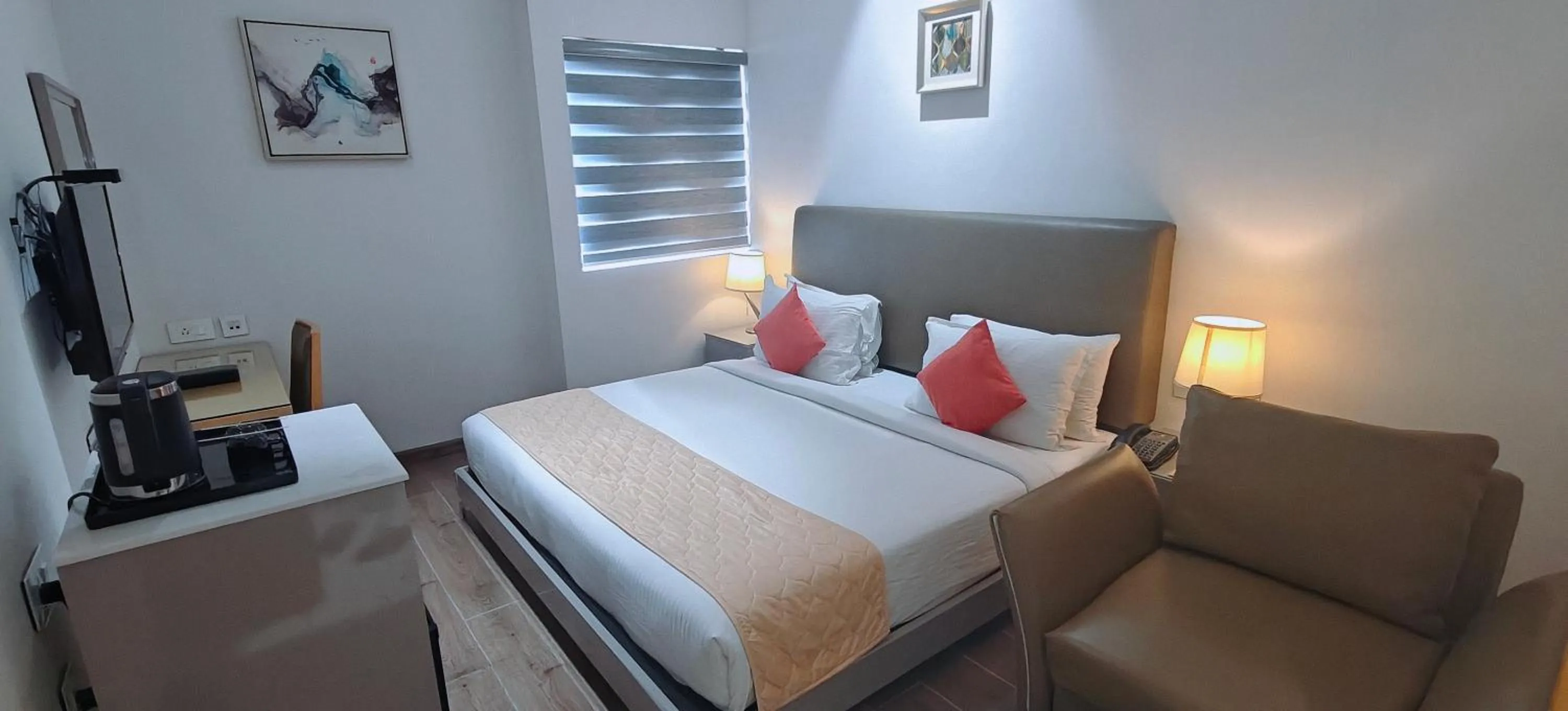 Bed in The Mayberry -A Bergamont Group of Hotels