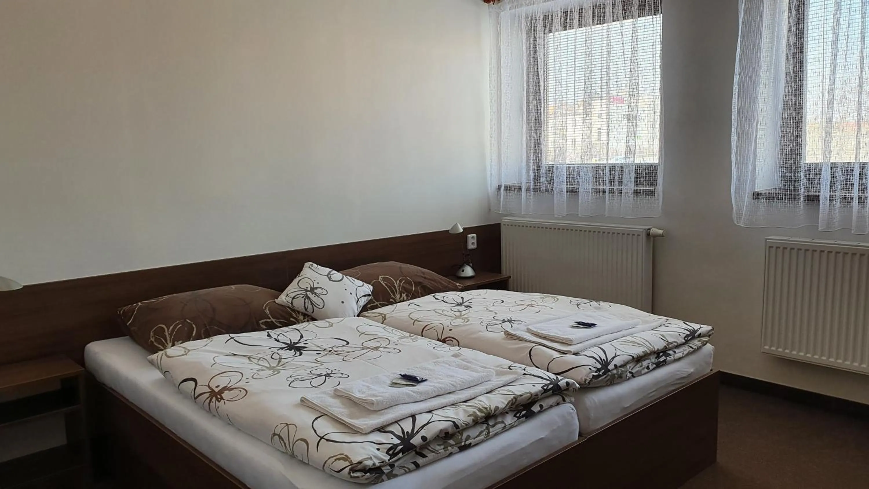 Three-Bedroom Apartment - single occupancy in Motorest U Kola