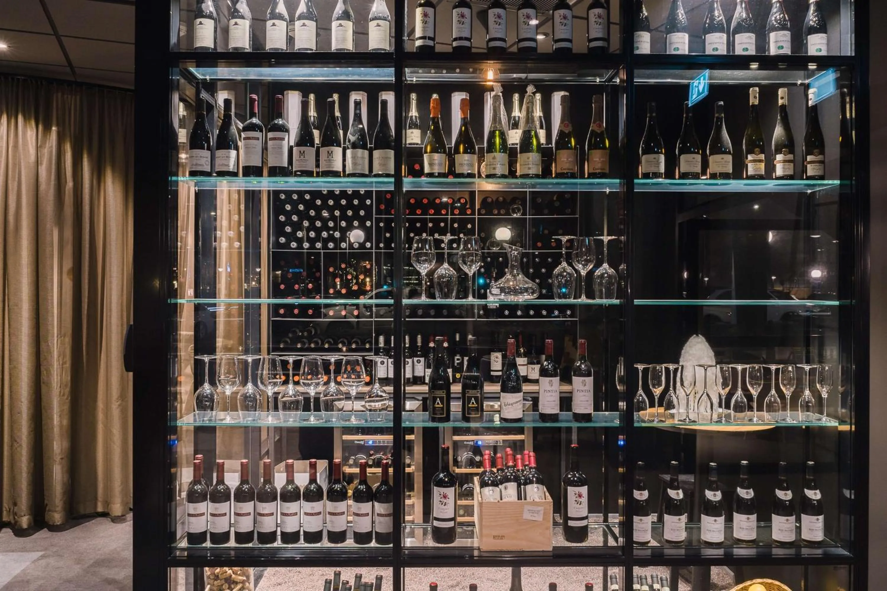 Lounge or bar in Scandic Opalen