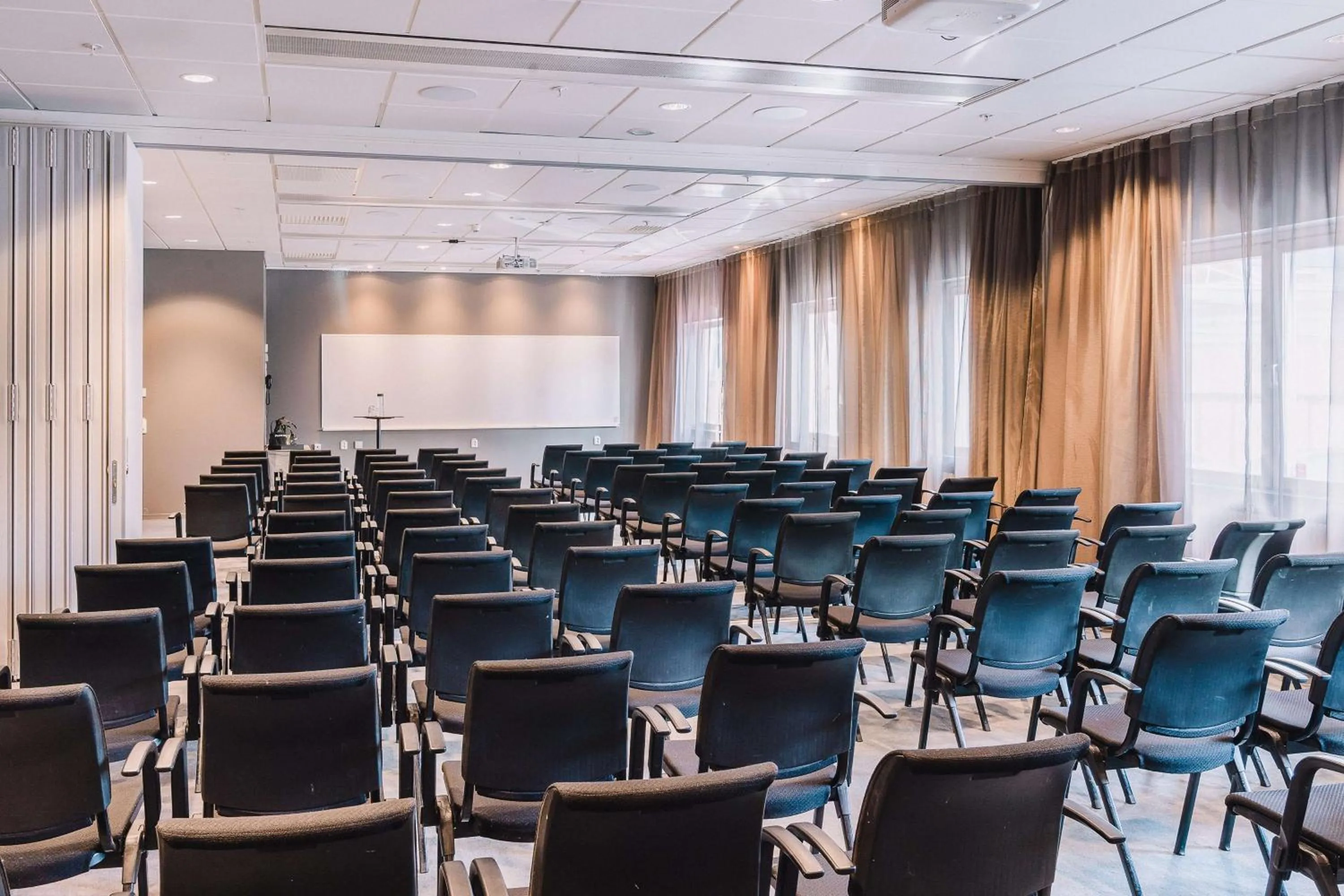 Meeting/conference room in Scandic Opalen