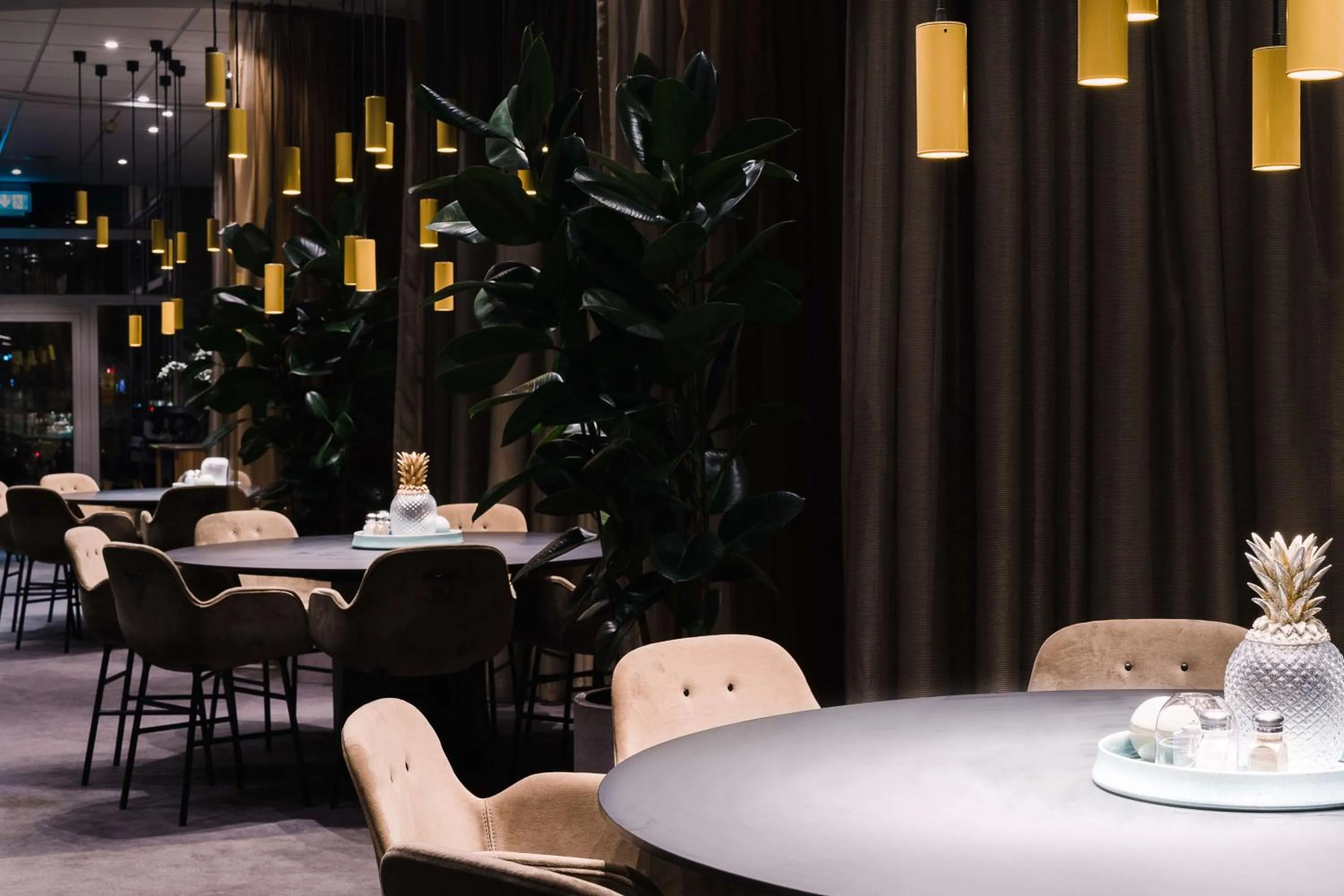 Restaurant/places to eat in Scandic Opalen