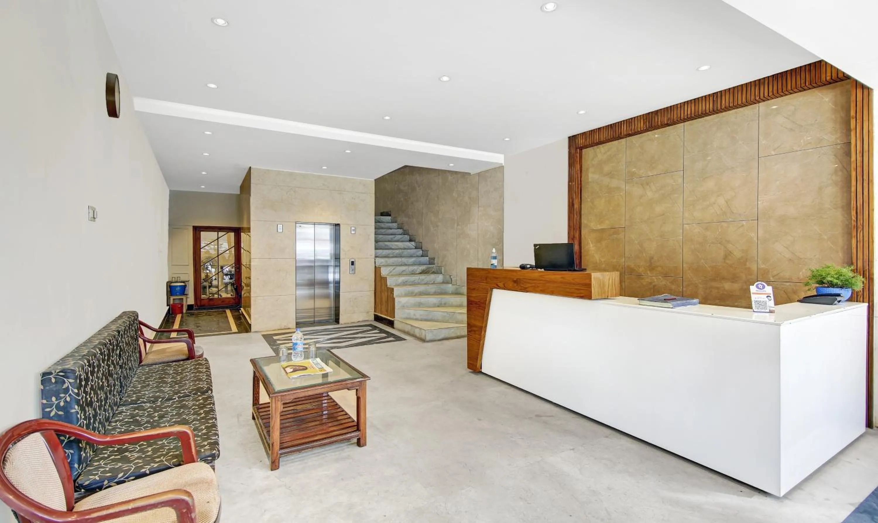 Lobby or reception in Itsy Hotels Amrita Raghunath Bazaar Jammu