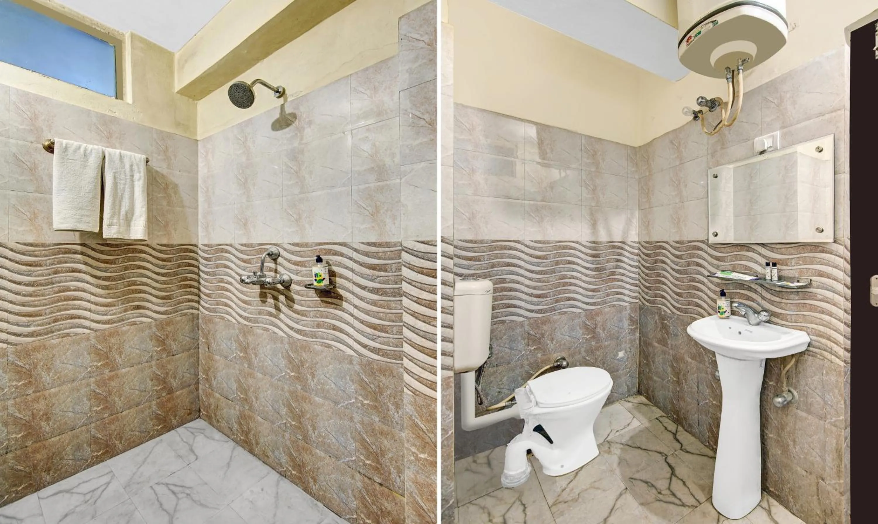 Bathroom in Itsy Hotels Amrita Raghunath Bazaar Jammu