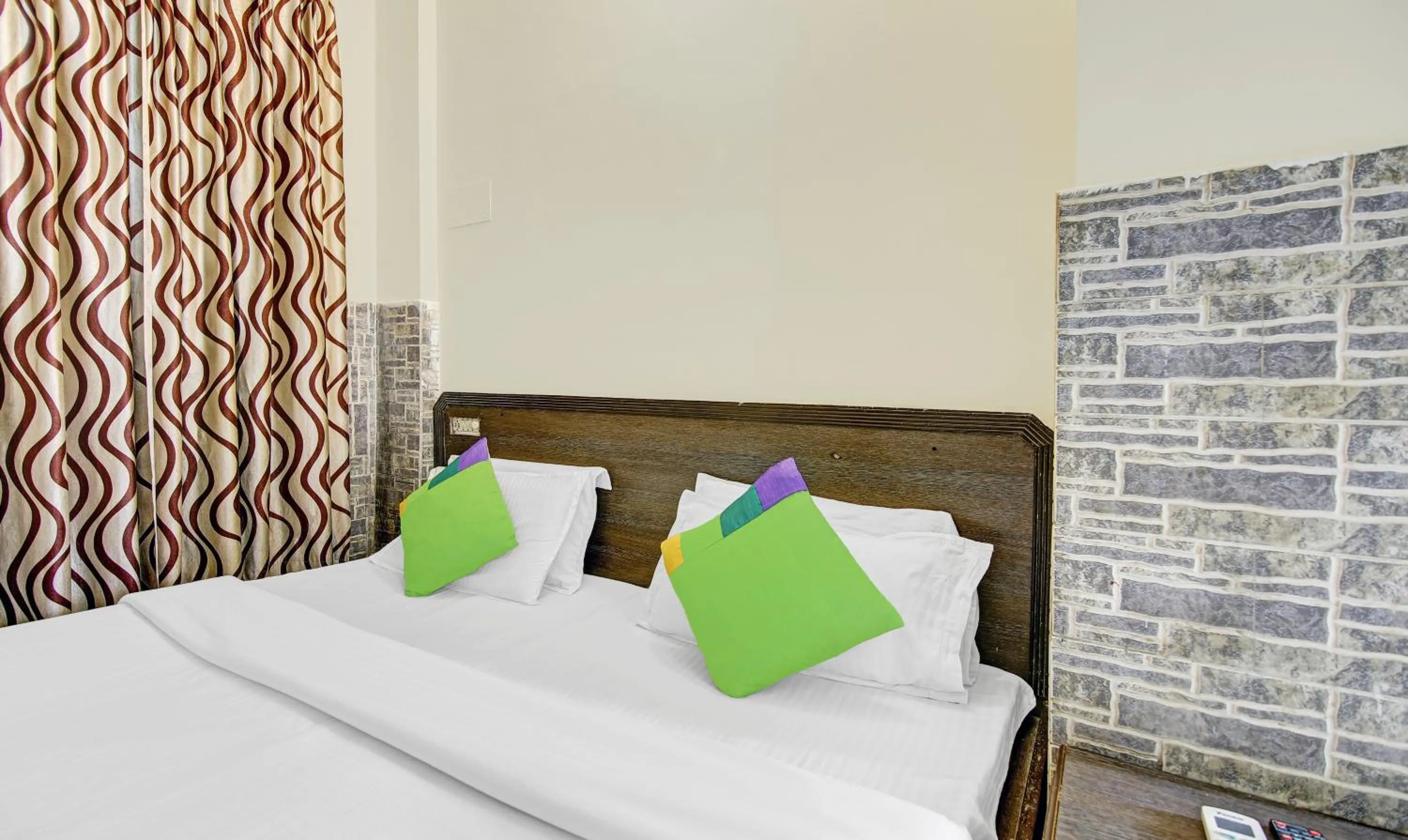 Bedroom in Itsy Hotels Amrita Raghunath Bazaar Jammu