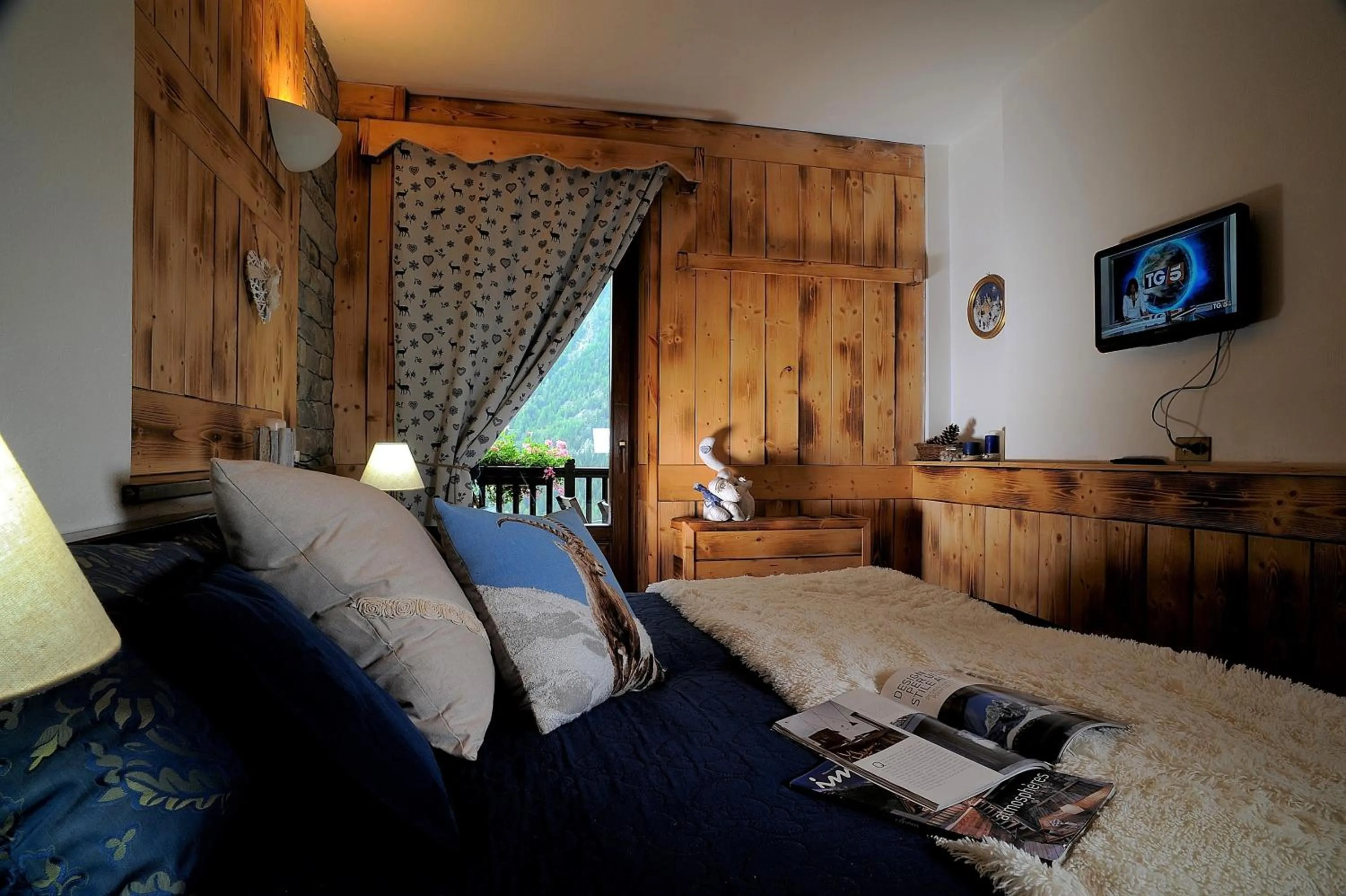 Bedroom, Bed in Aparthotel Foyer d'antan SUITE con caminetto hammam o vasca idromassaggio