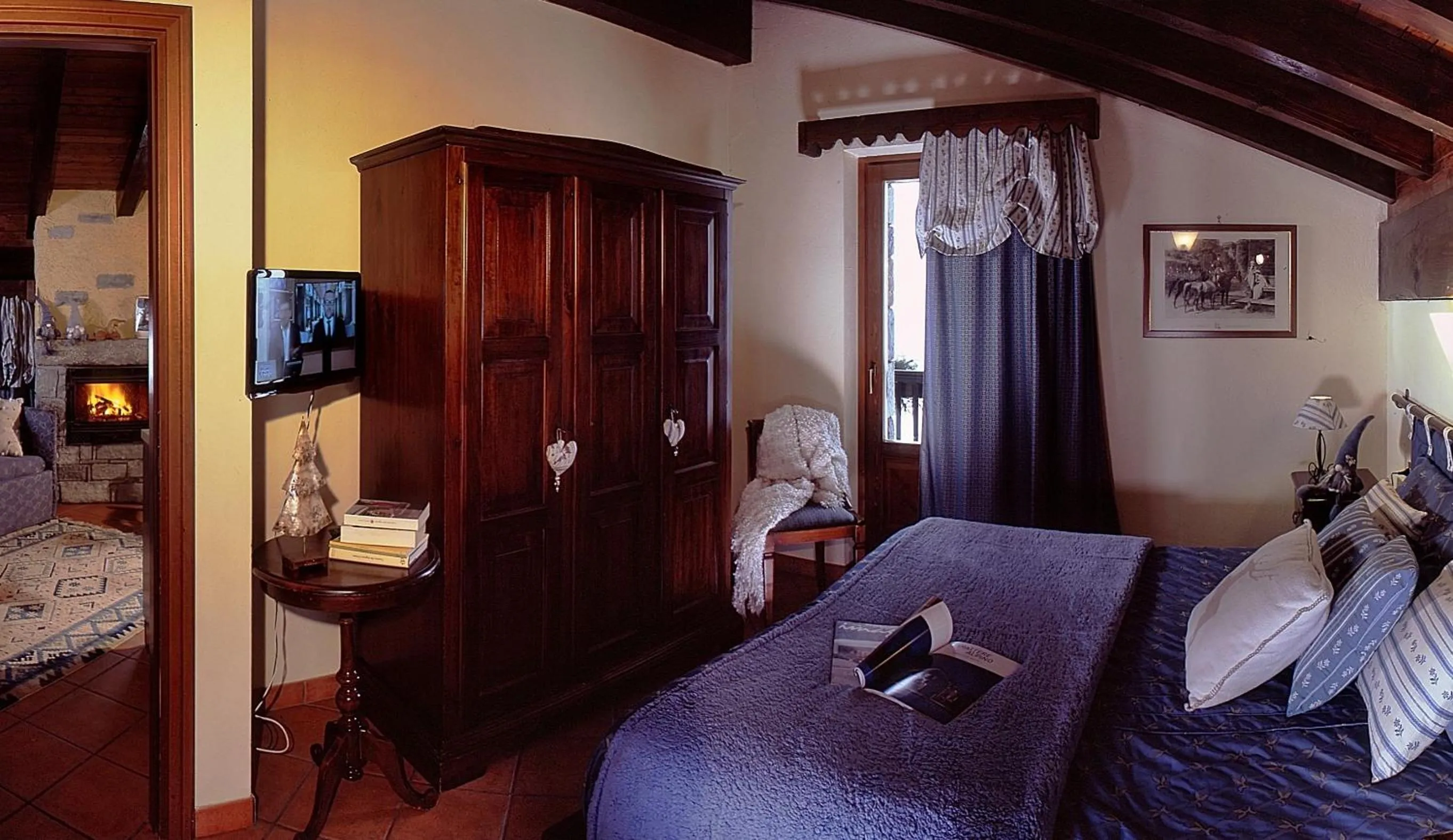 Bedroom, Bed in Aparthotel Foyer d'antan SUITE con caminetto hammam o vasca idromassaggio