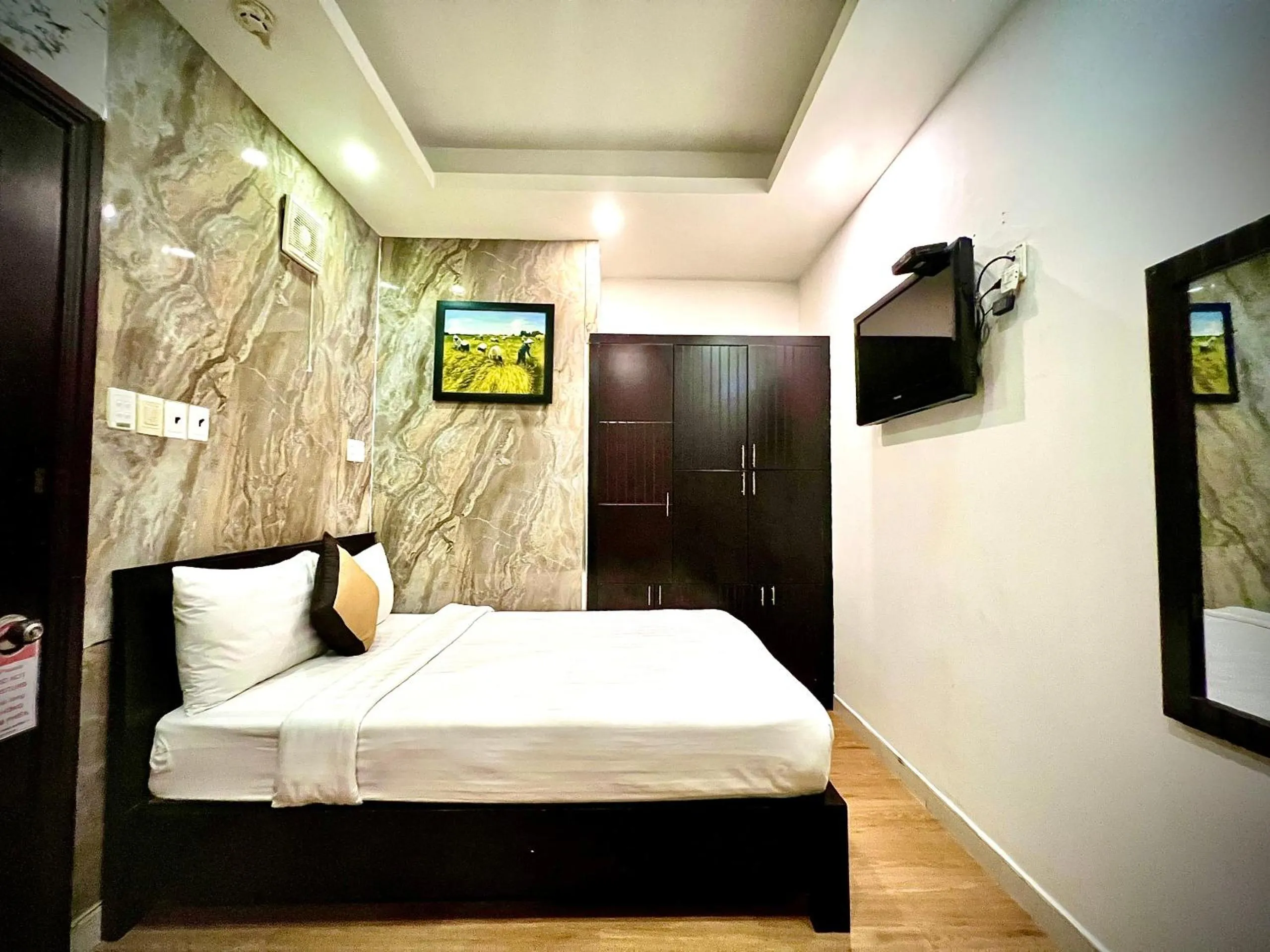 Bed in DDA Hotel District 1- Bùi Viện-Đề Thám Walking Street