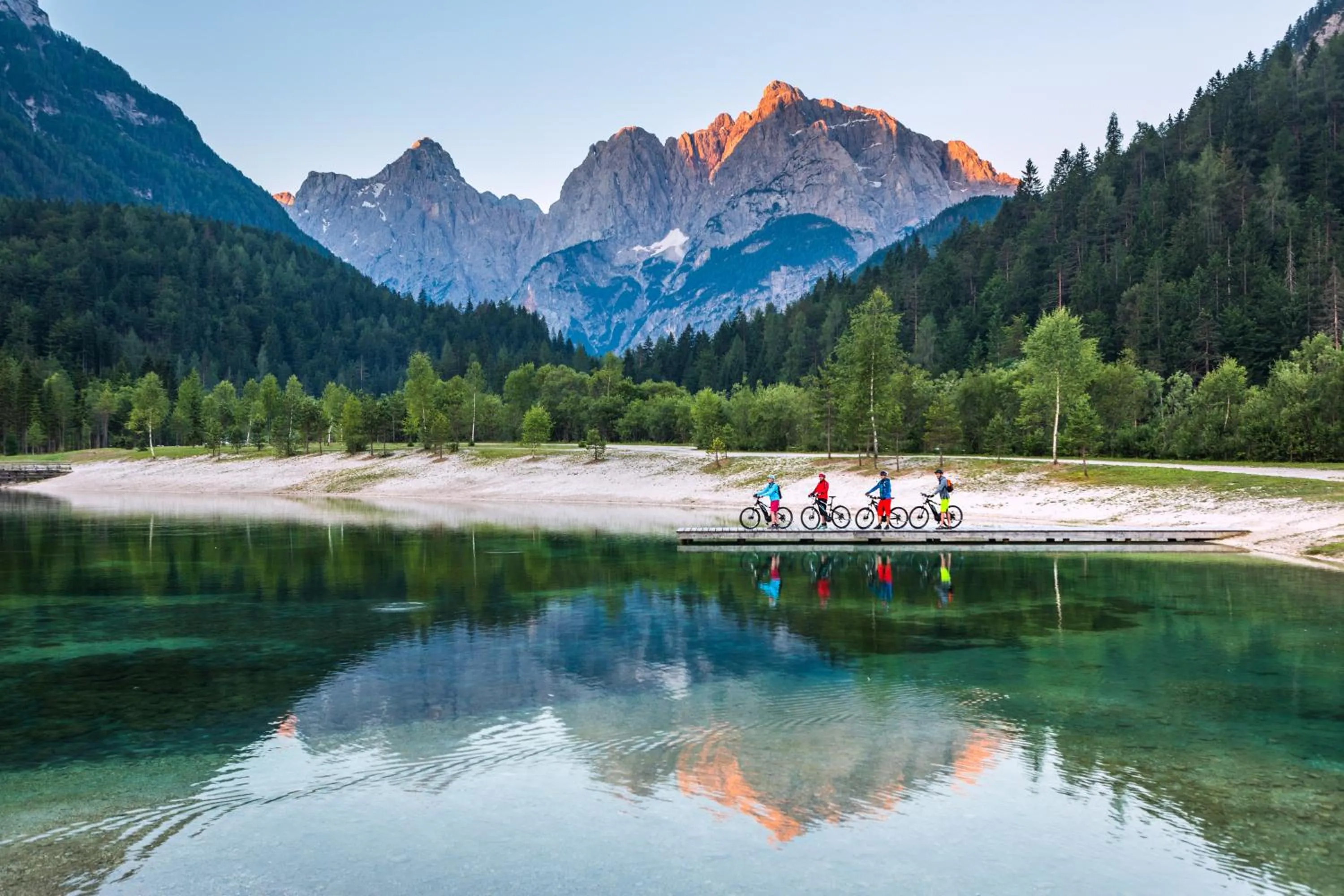 Day in JASNA NATUR Resort by the lake