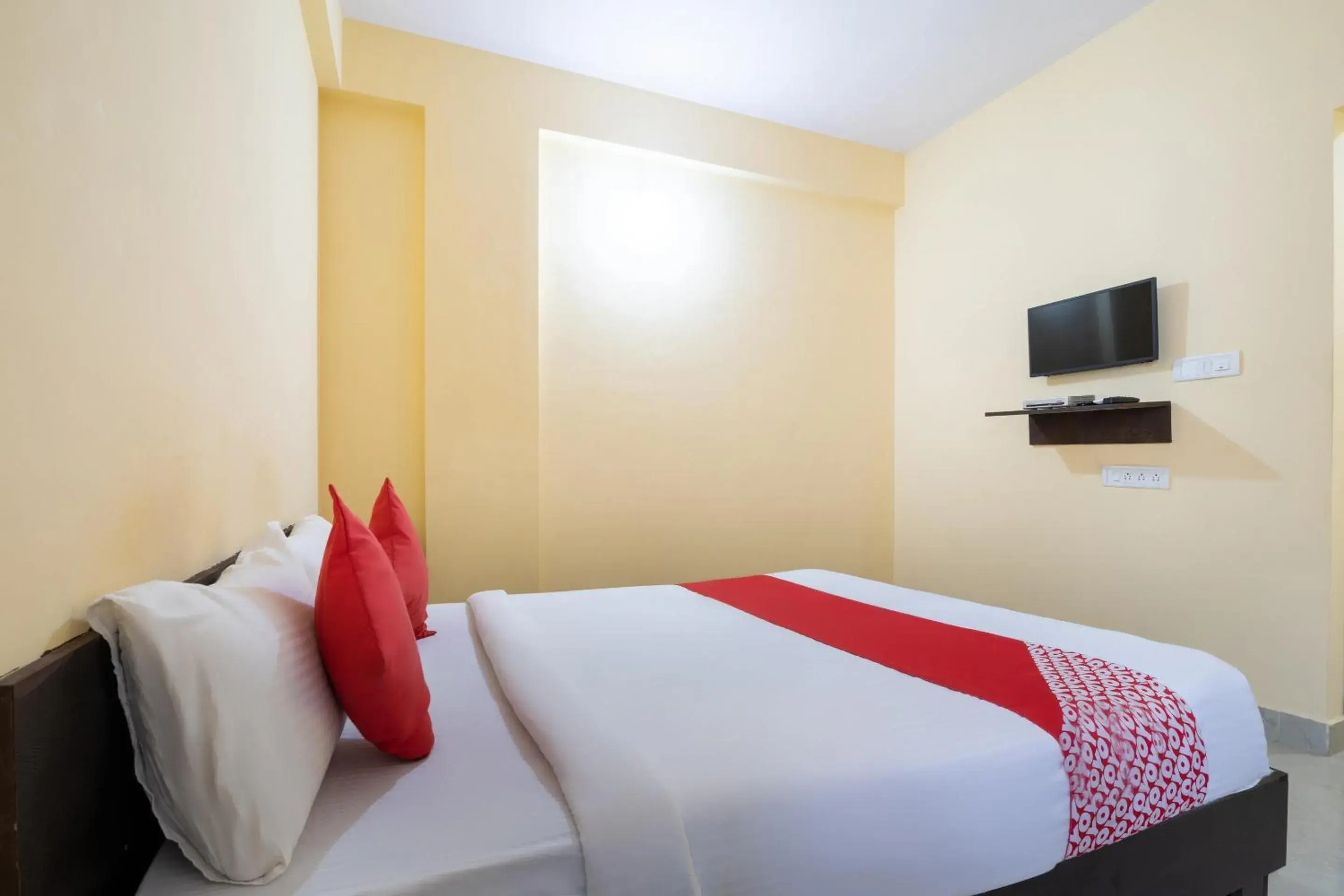 Facade/entrance, Bed in Hotel O Ashrey Comforts Facade/entrance, Bed in Hotel O Ashrey Comforts