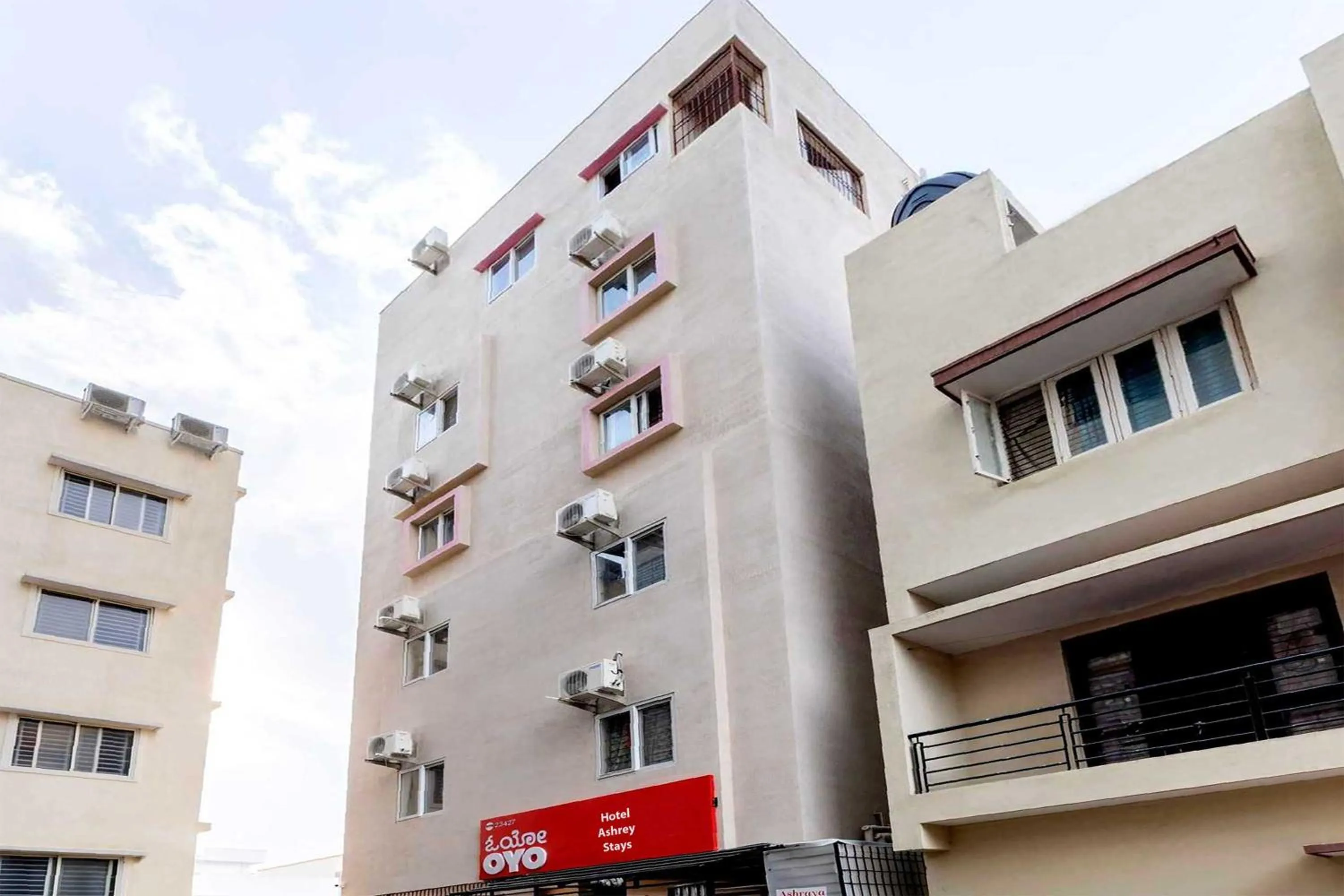 Facade/entrance in Hotel O Ashraya Comforts