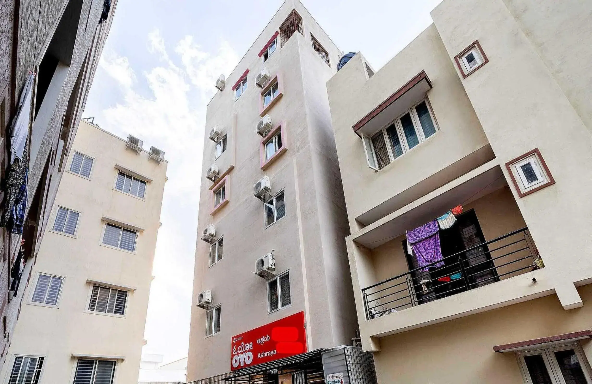 Facade/entrance in Hotel O Ashrey Comforts Facade/entrance in Hotel O Ashrey Comforts