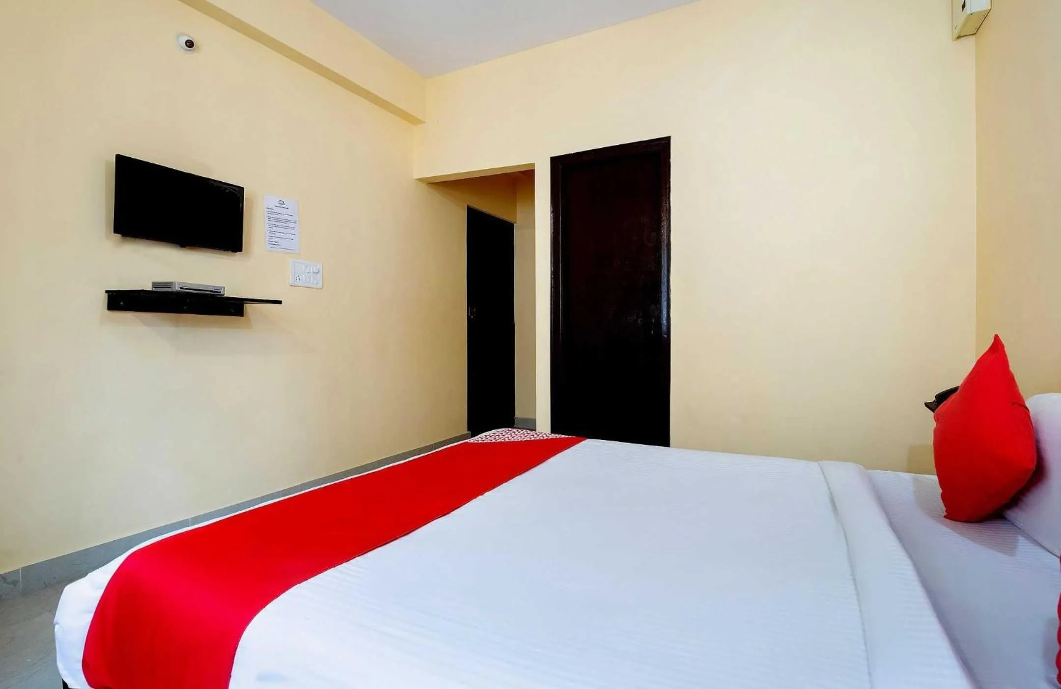 Bedroom in Hotel O Ashraya Comforts