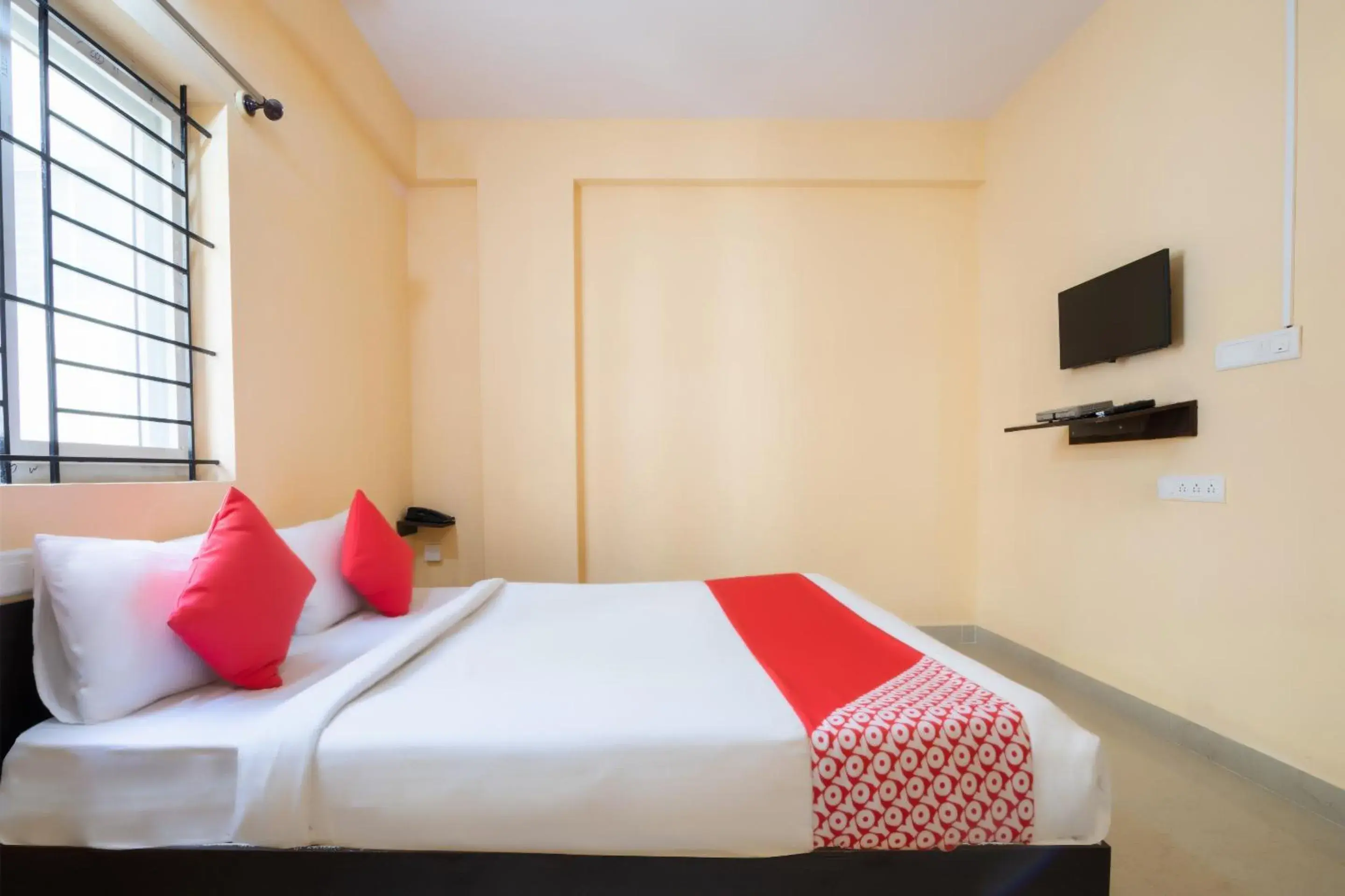 Bedroom, Bed in Hotel O Ashrey Comforts Bedroom, Bed in Hotel O Ashrey Comforts