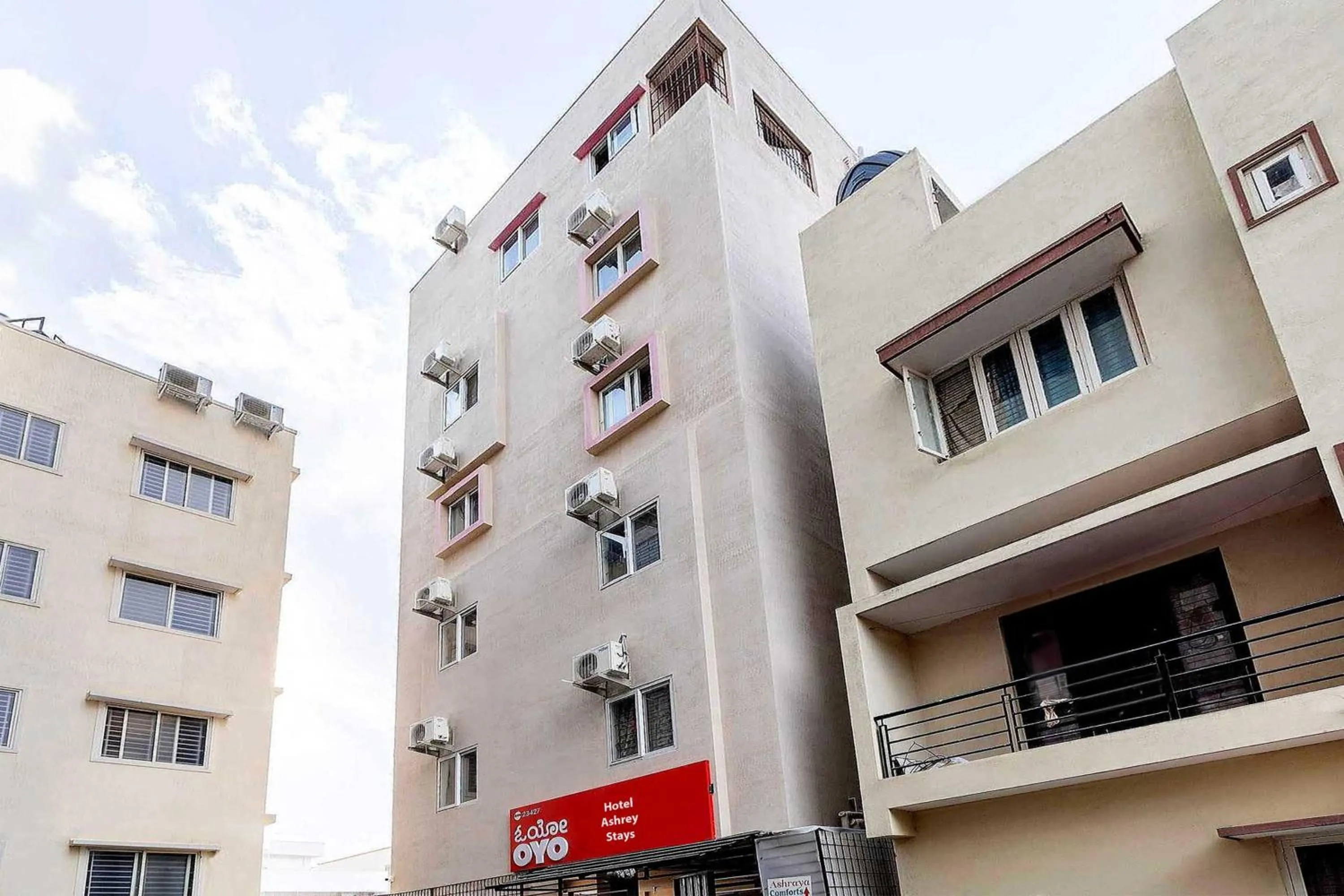 Facade/entrance in Hotel O Ashraya Comforts
