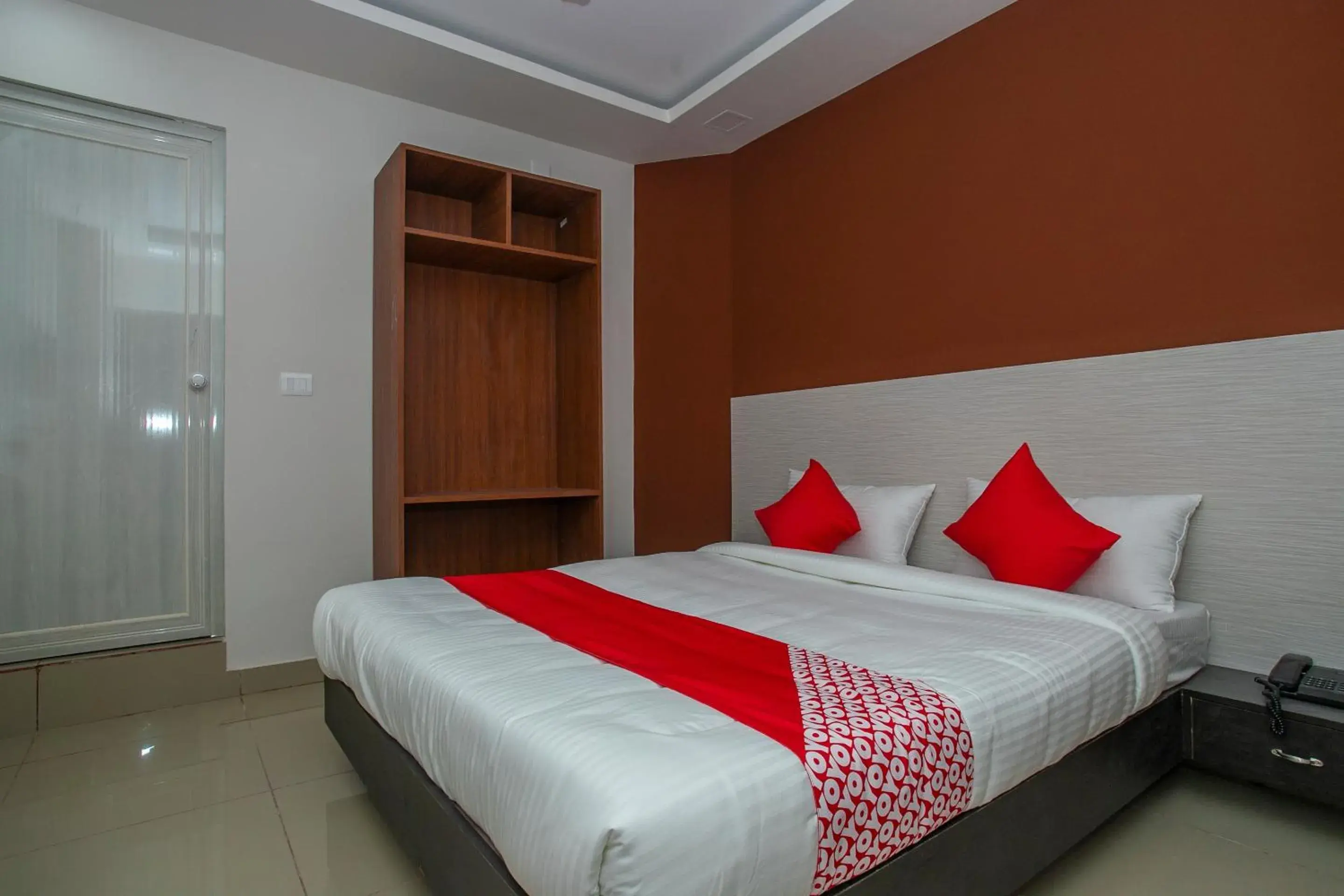 Bedroom, Bed in Hotel O Varcity Phi Premium Pavilion ,Above HDFC Bank ,Near Anjaneya Temple Madiwala, Hosur Main r Bedroom, Bed in Hotel O Varcity Phi Premium Pavilion ,Above HDFC Bank ,Near Anjaneya Temple Madiwala, Hosur Main r