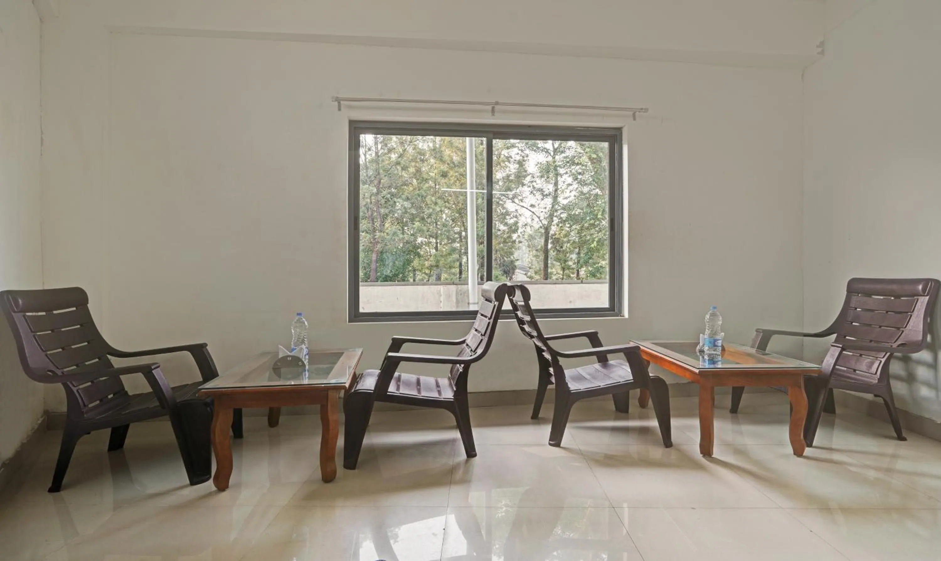 Seating area in Itsy Hotels Vijaya Comforts, Coorg