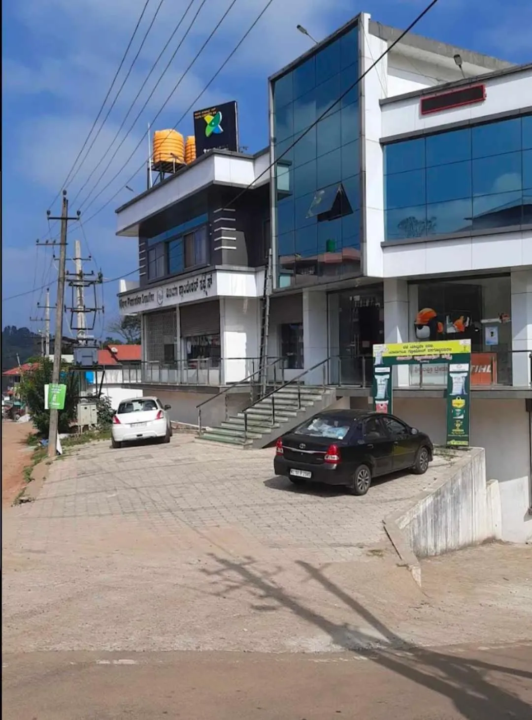 Parking in Itsy Hotels Vijaya Comforts, Coorg