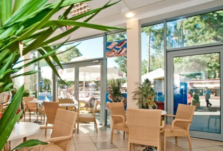 Restaurant/places to eat in Americano
