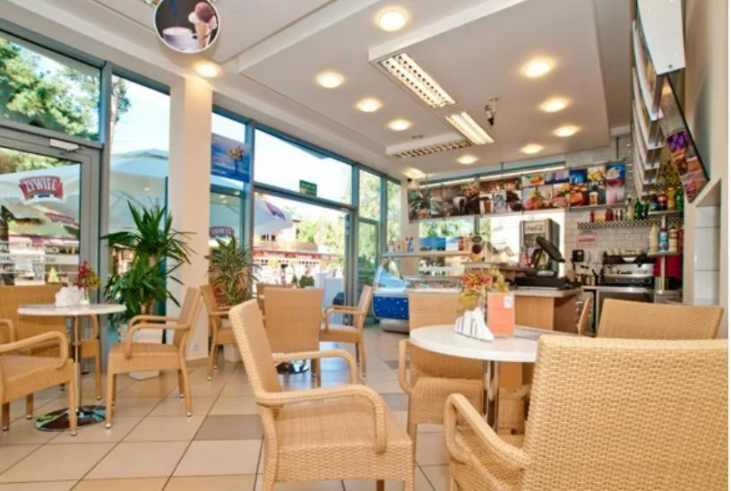 Restaurant/places to eat in Americano