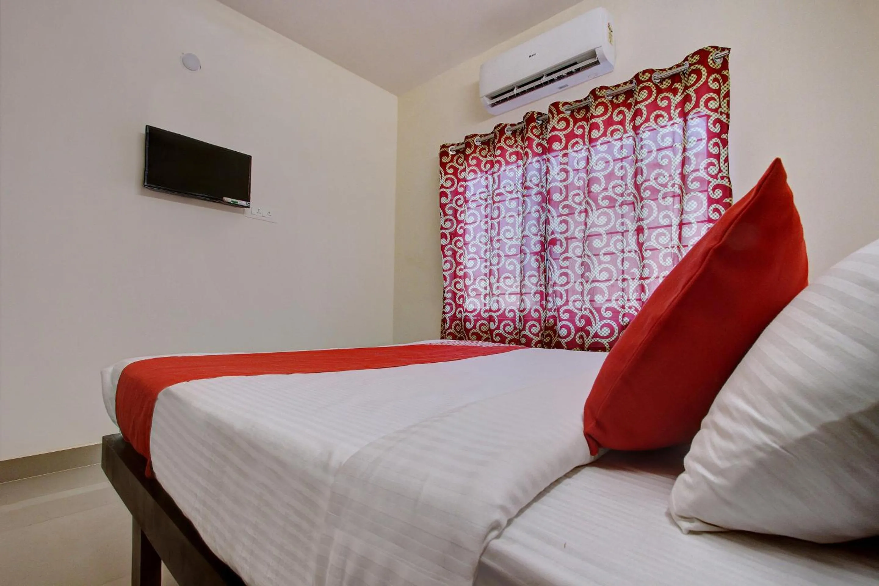 Bedroom, Bed in Super Hotel O Century Park
