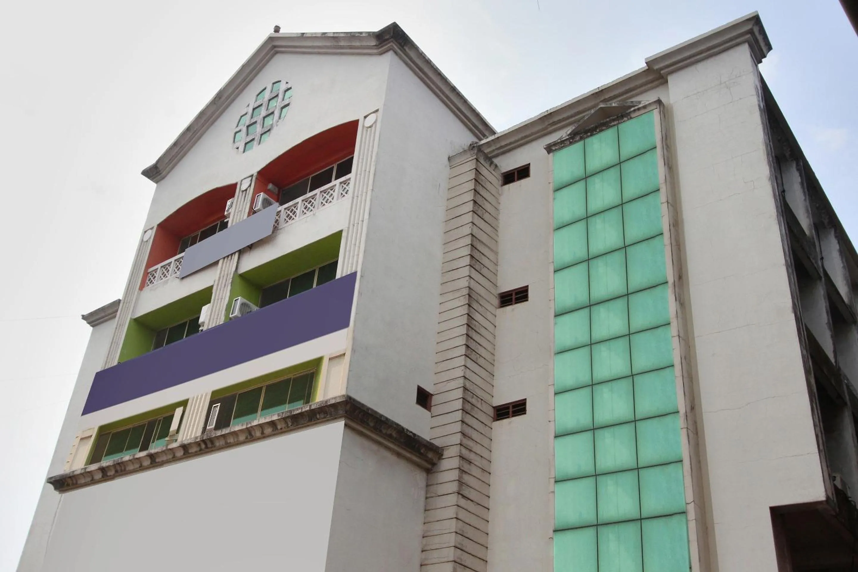 Facade/entrance in Super Hotel O Century Park