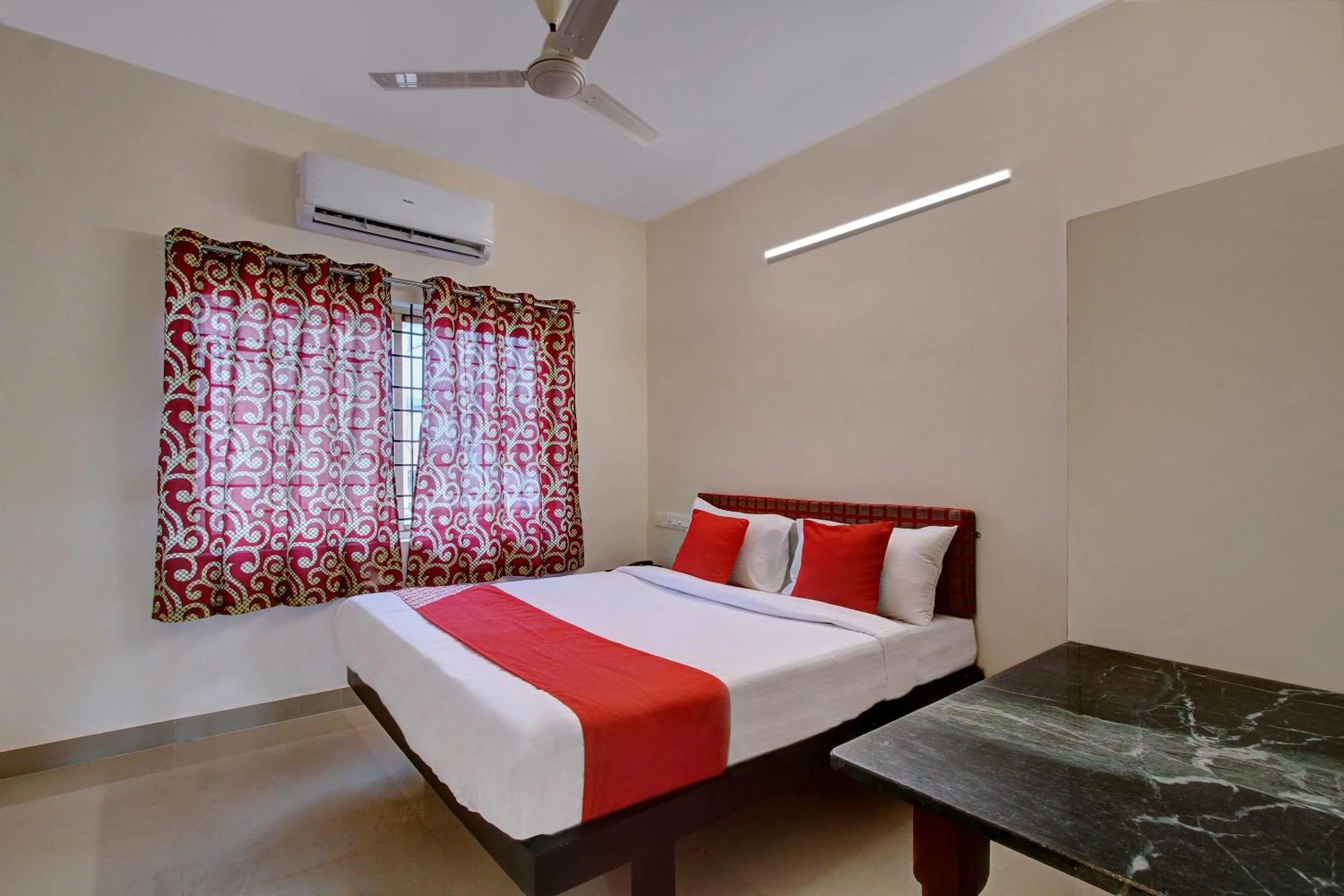 Bedroom, Bed in Super Hotel O Century Park