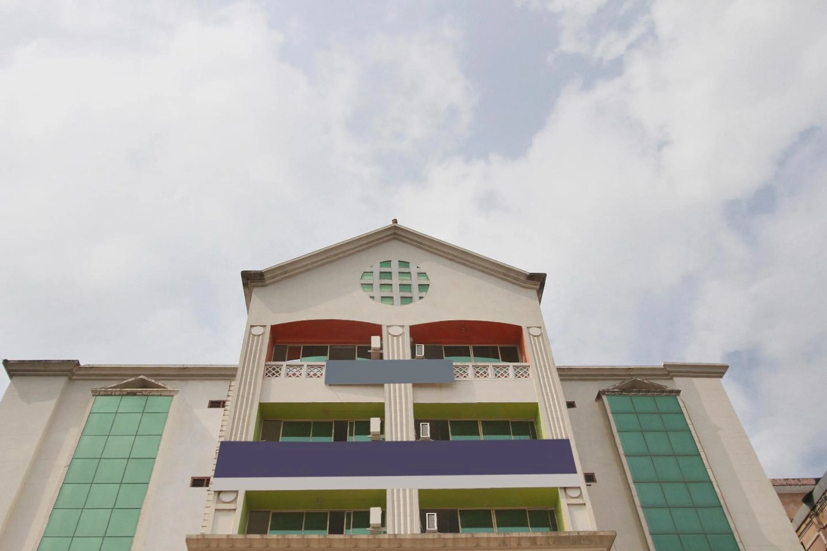 Facade/entrance in Super Hotel O Century Park