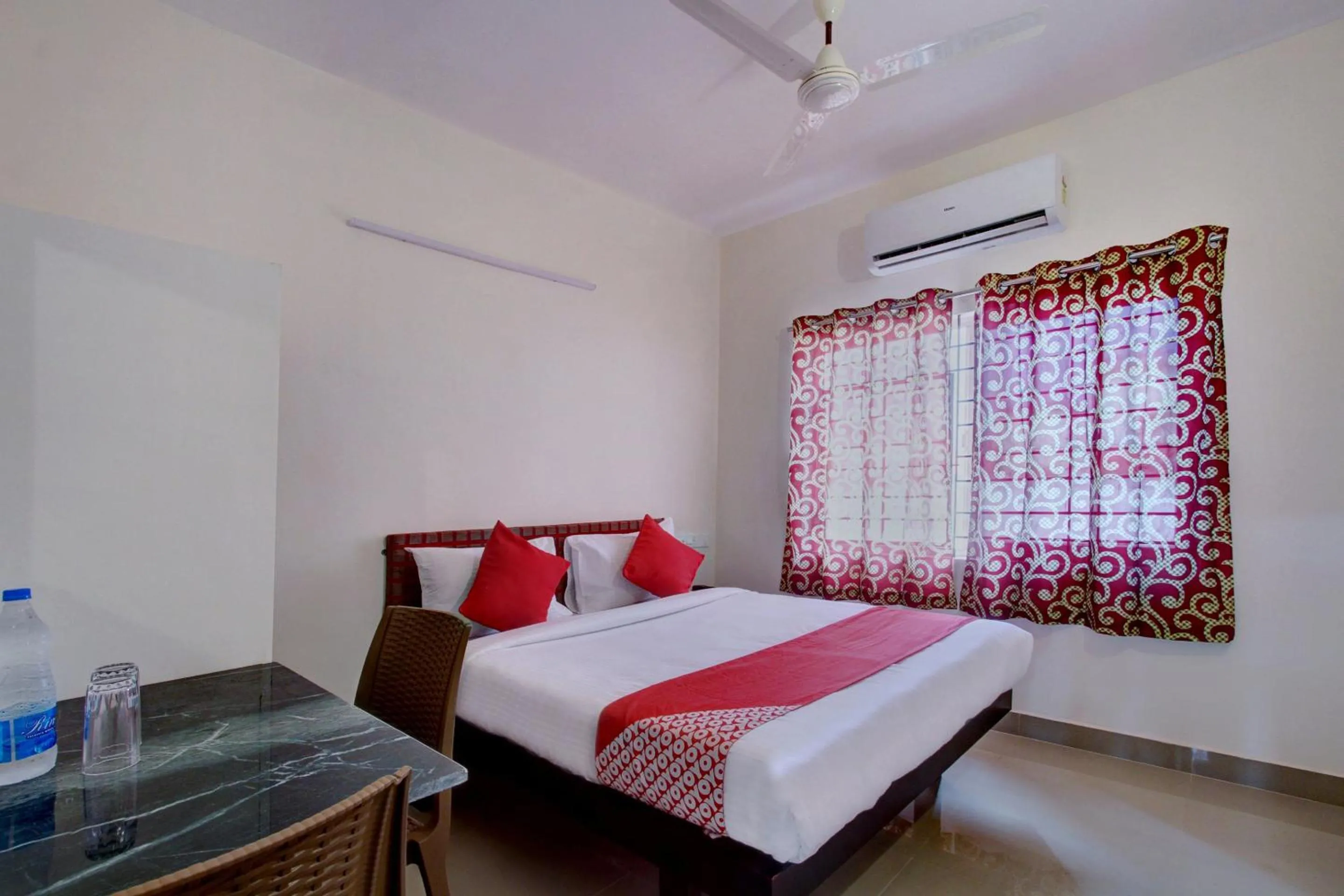 Bedroom, Bed in Super Hotel O Century Park