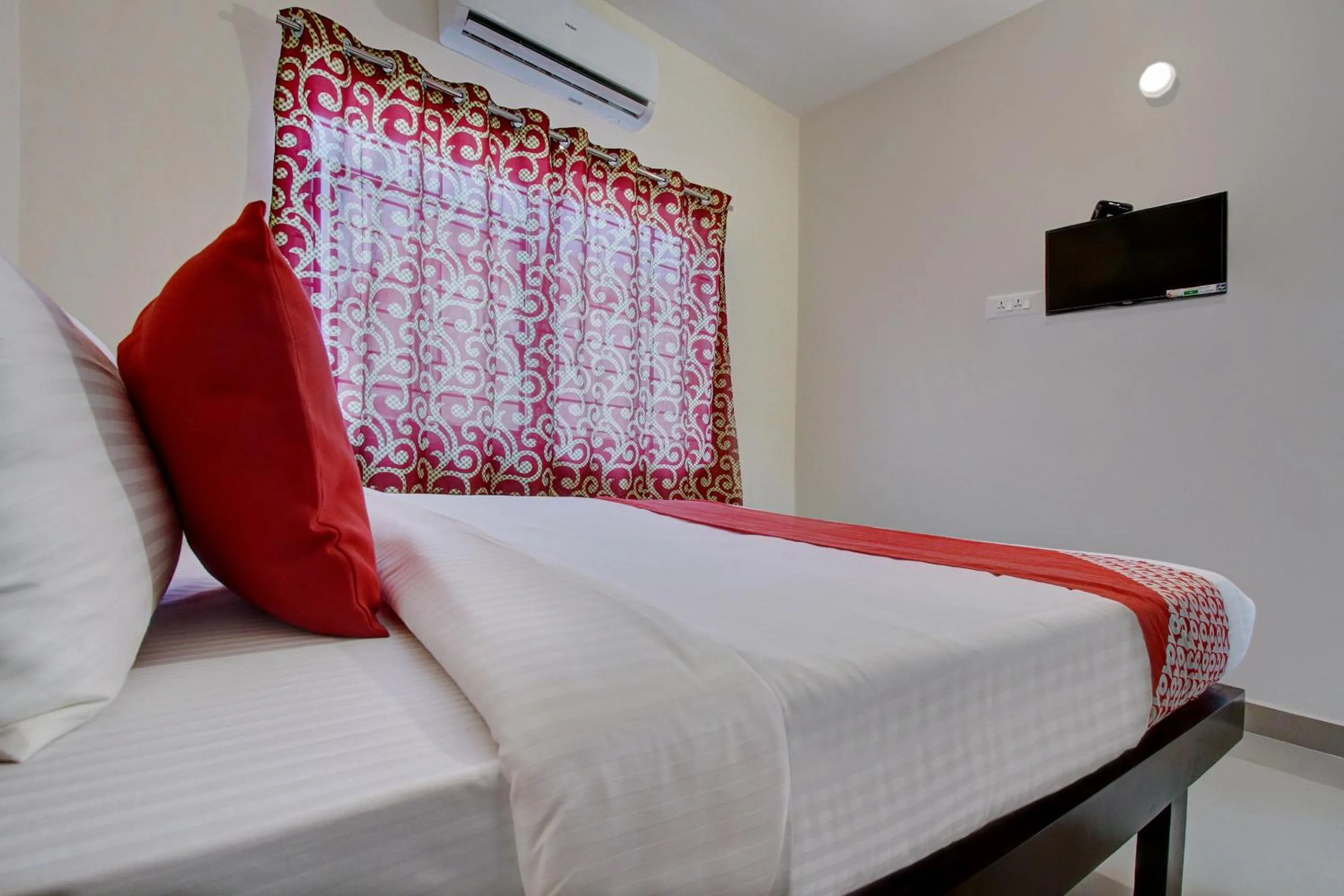 Bedroom, Bed in Super Hotel O Century Park