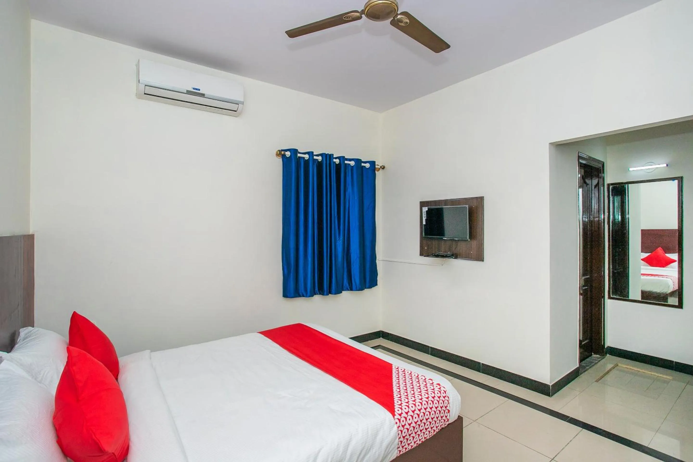 Bedroom in Hotel O Gks Residency