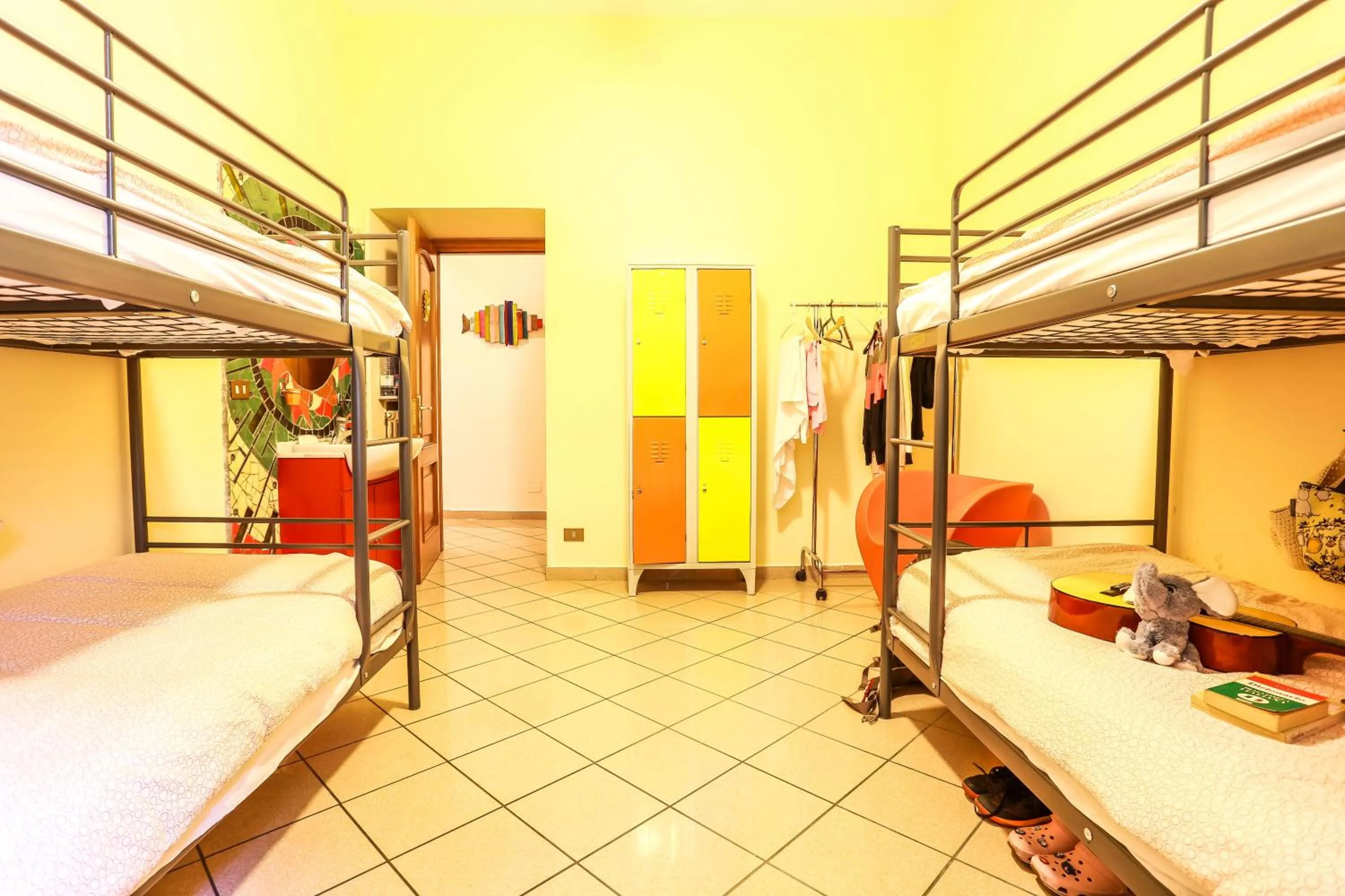 bunk bed, Bed in The Beehive Hostel