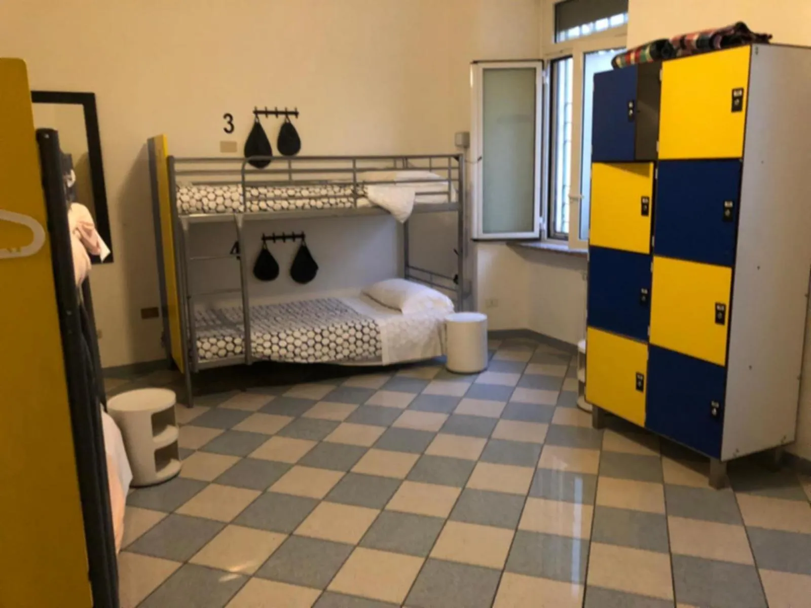 bunk bed, Bed in The Beehive Hostel