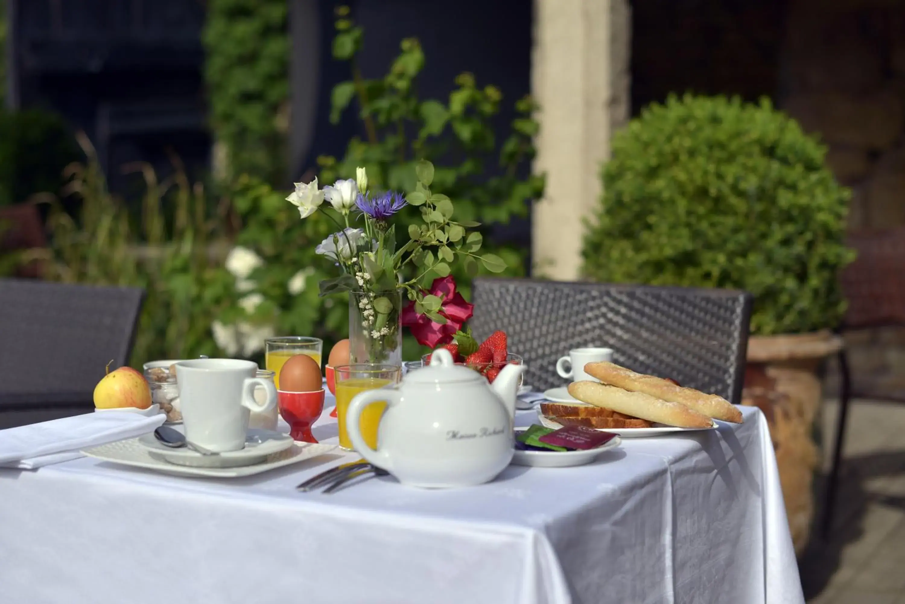 Family Suite with Shower and Bath (2 Adults + 2 Children) - Not Accessible by Elevator in Art'Hotel & SPA Le Potin Gourmand Family Suite with Shower and Bath (2 Adults + 2 Children) - Not Accessible by Elevator in Art'Hotel & SPA Le Potin Gourmand
