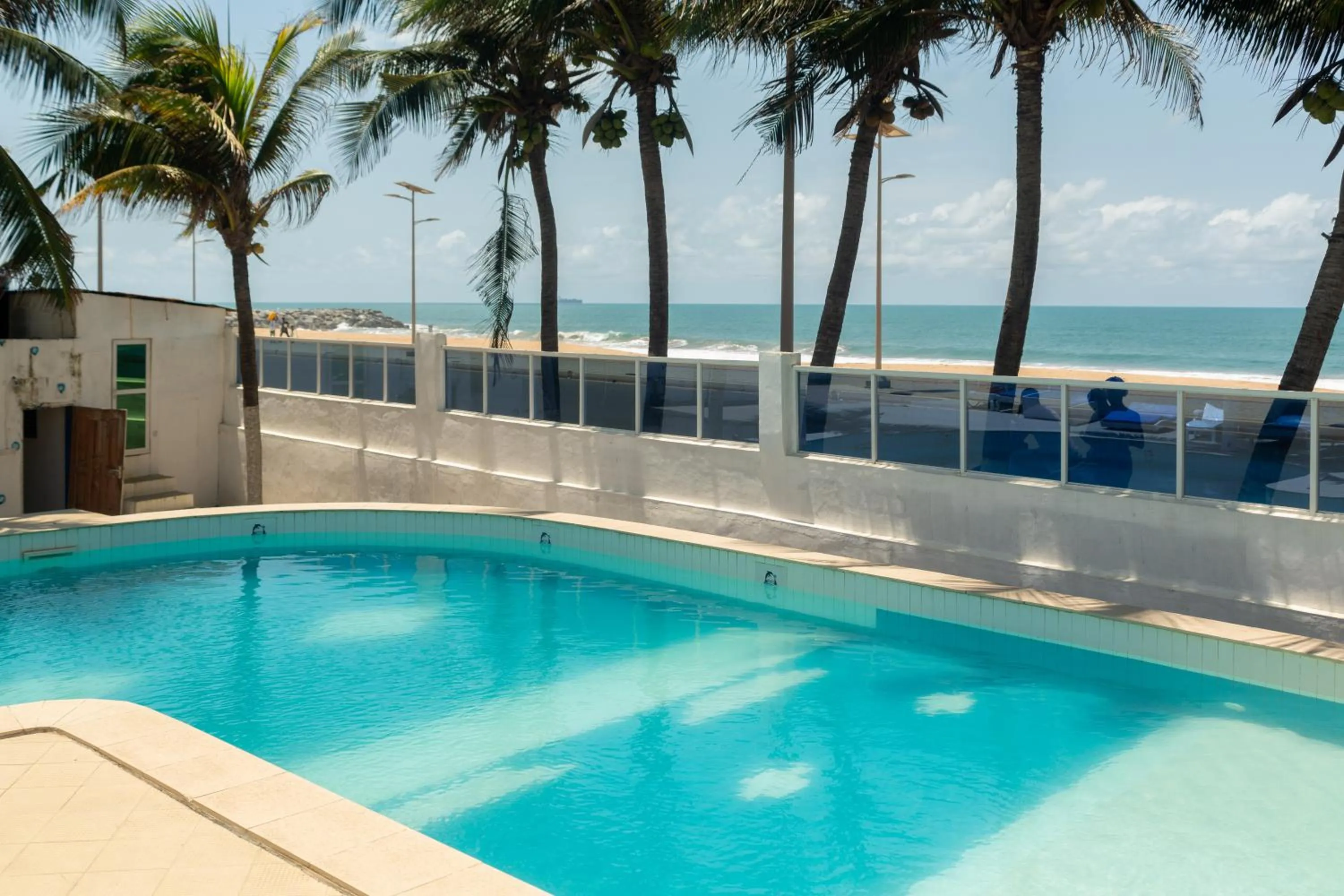 Swimming pool in Tahiti Hotel