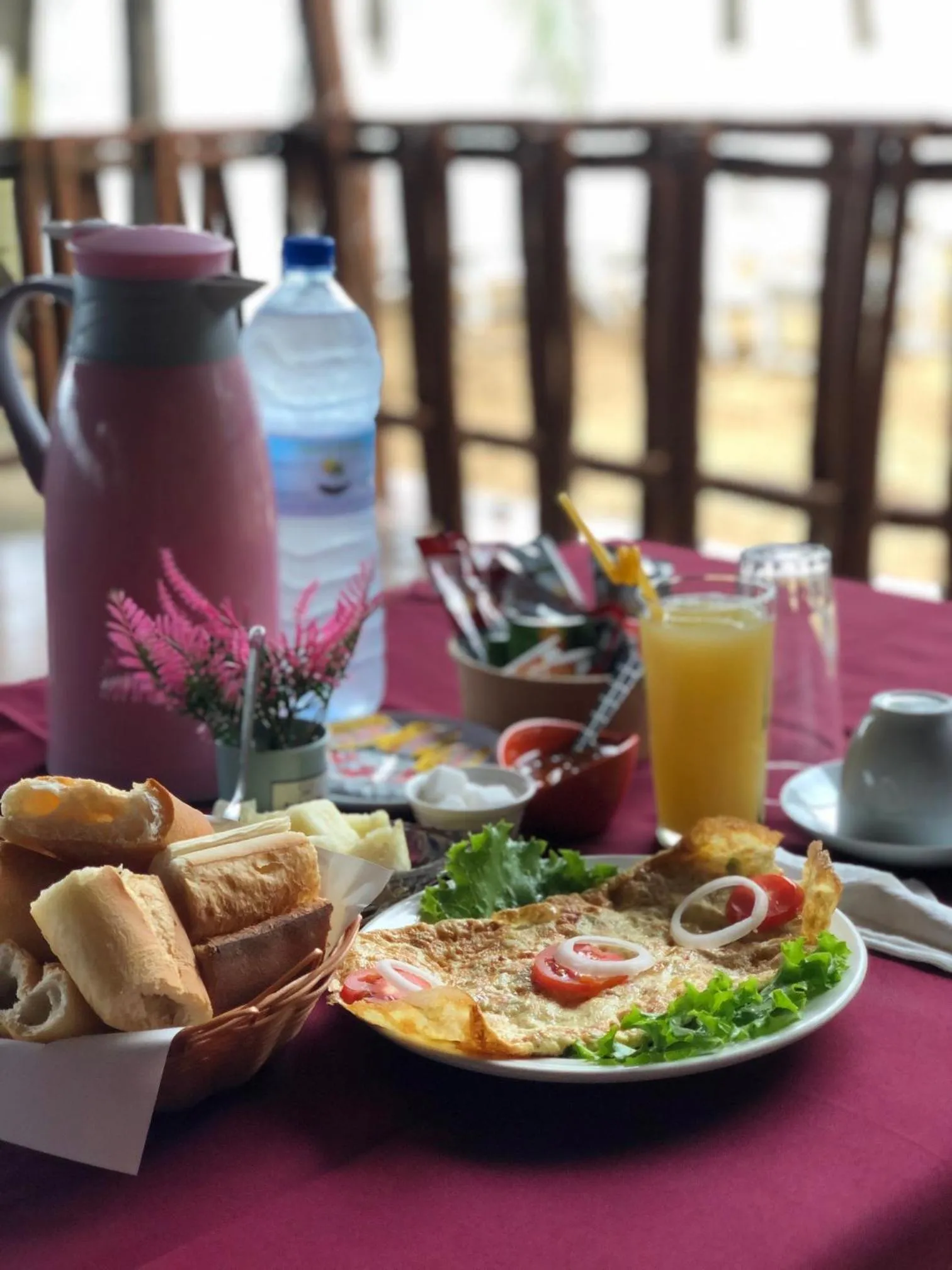 Restaurant/places to eat in Tahiti Hotel