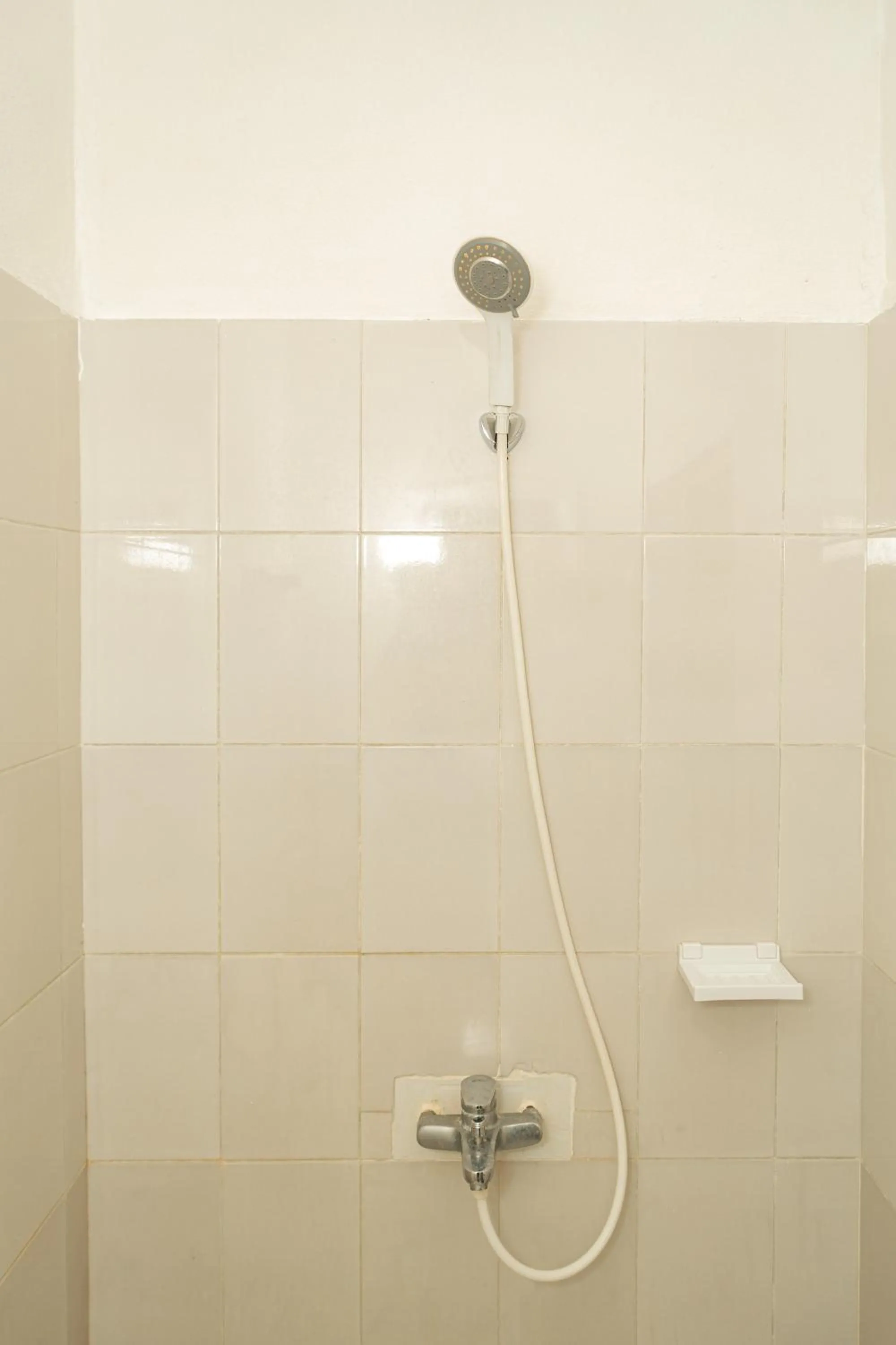 Shower in Tahiti Hotel