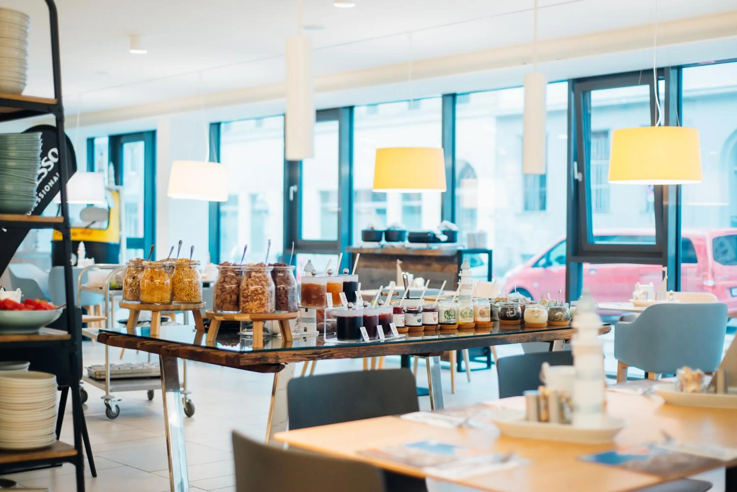 Restaurant/places to eat in myNext - Hotel Leo