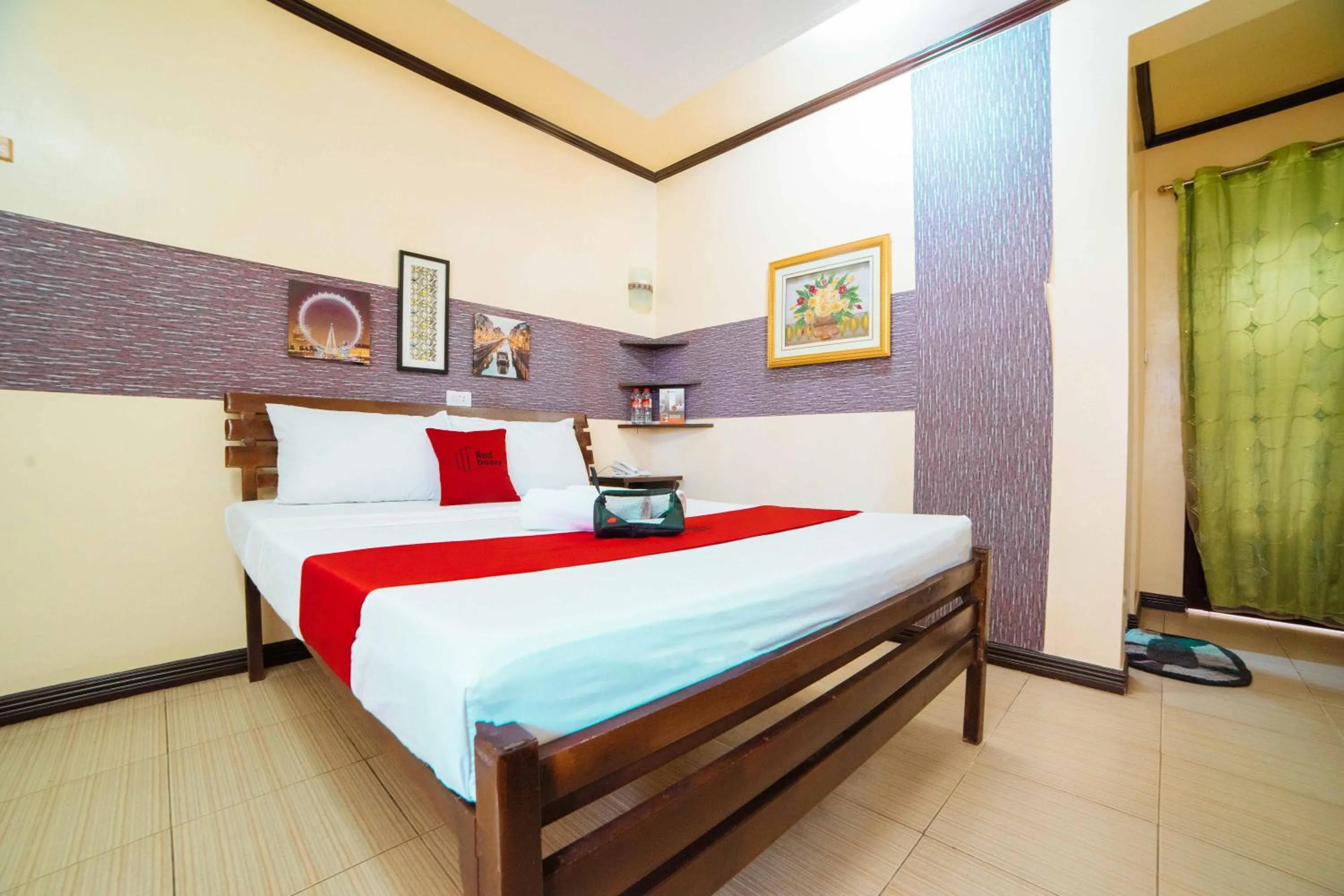 Bed in RedDoorz at Tagaytay Road
