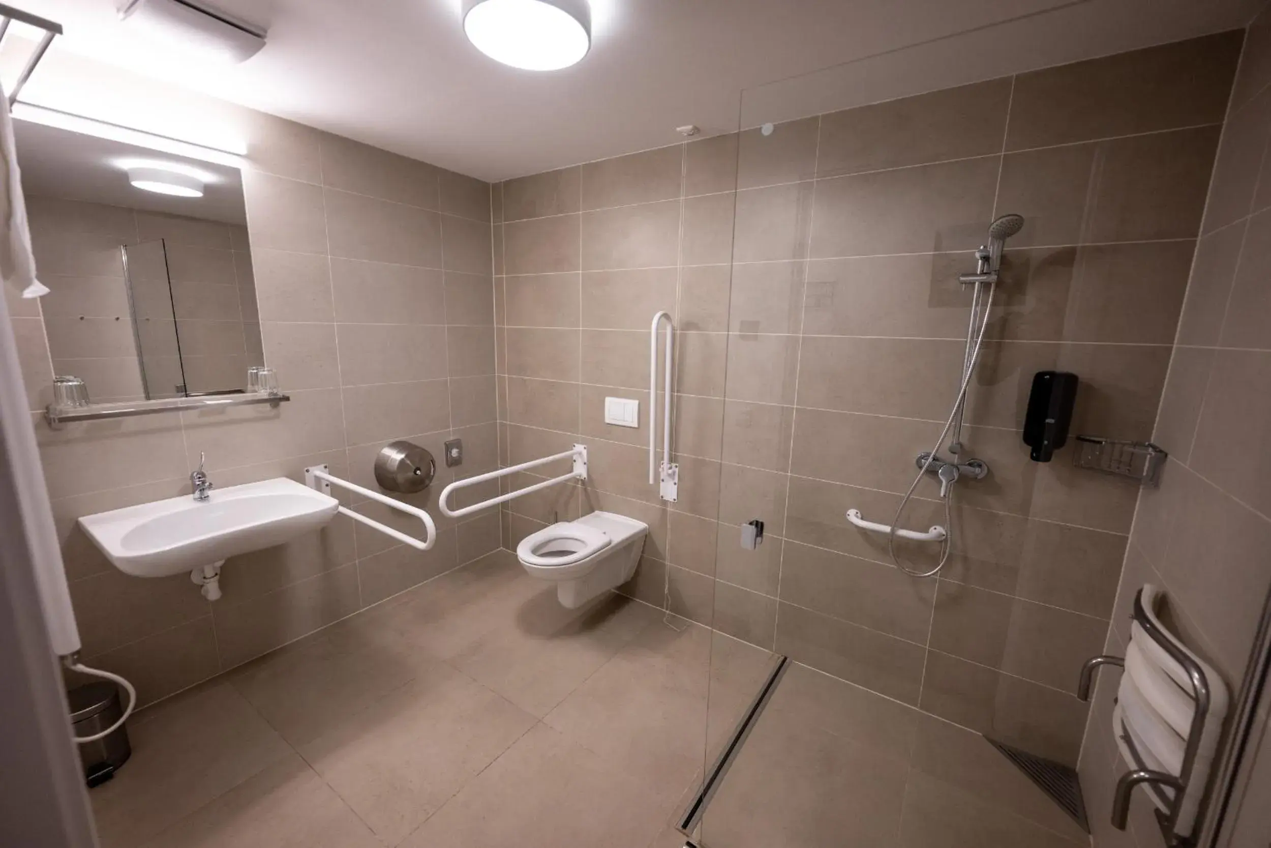 Twin Room - Disability Access in Hotel Monínec - Depandance Nová Javorka Twin Room - Disability Access in Hotel Monínec - Depandance Nová Javorka