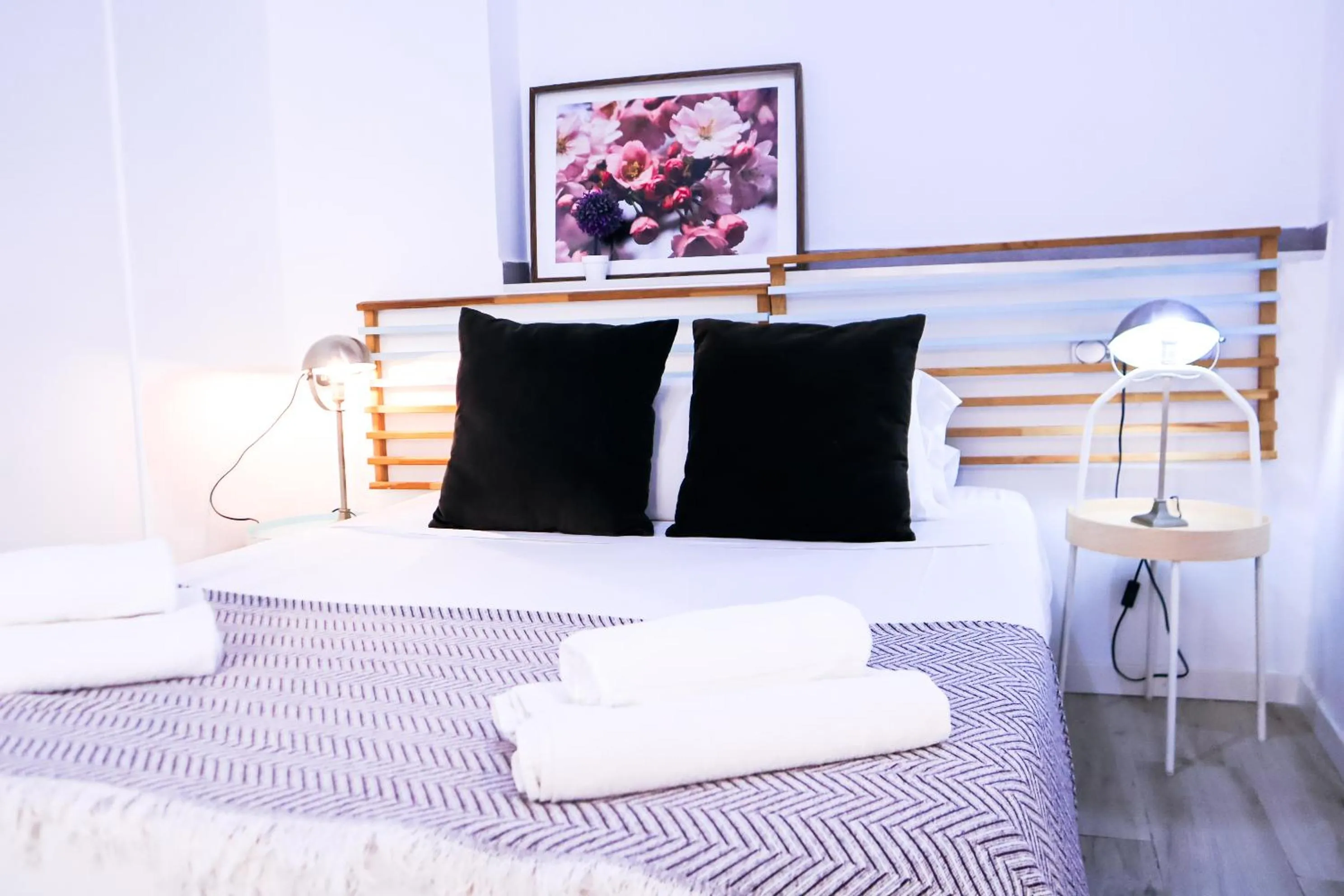 Bed in Happy Apartments Valencia