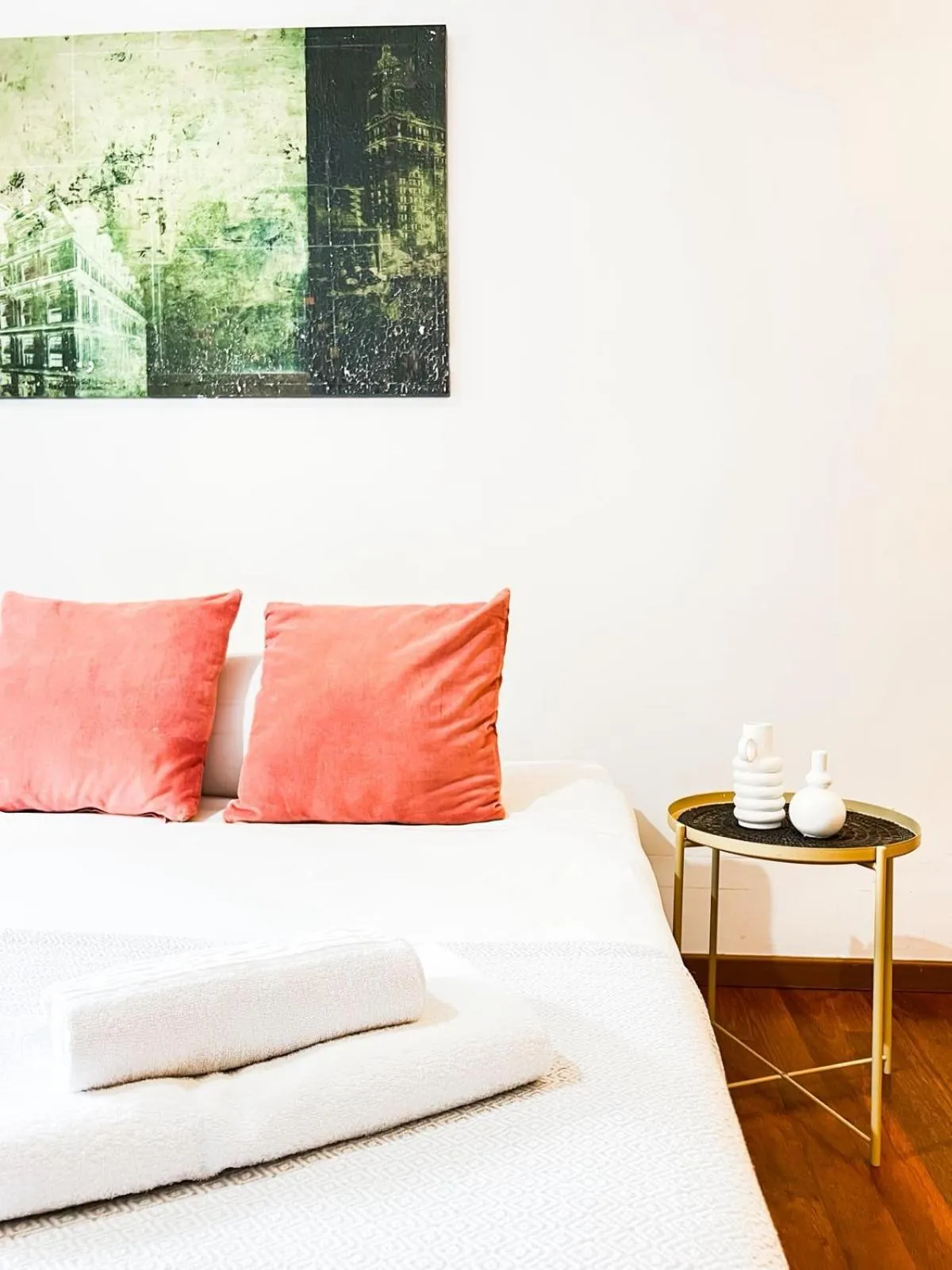 Bed in Happy Apartments Valencia