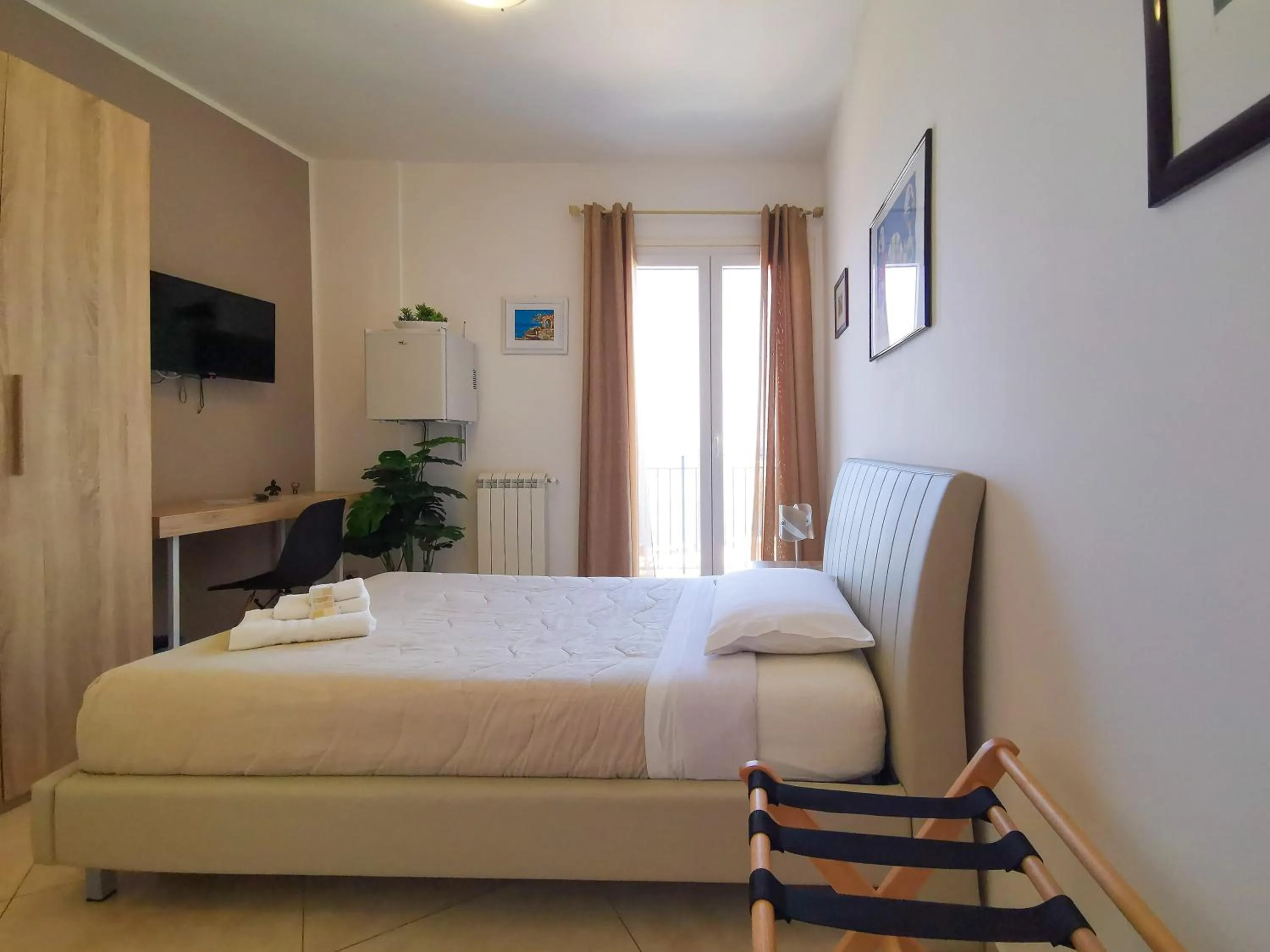 Photo of the whole room, Bed in B&B Una Terrazza sul Golfo di Sferracavallo