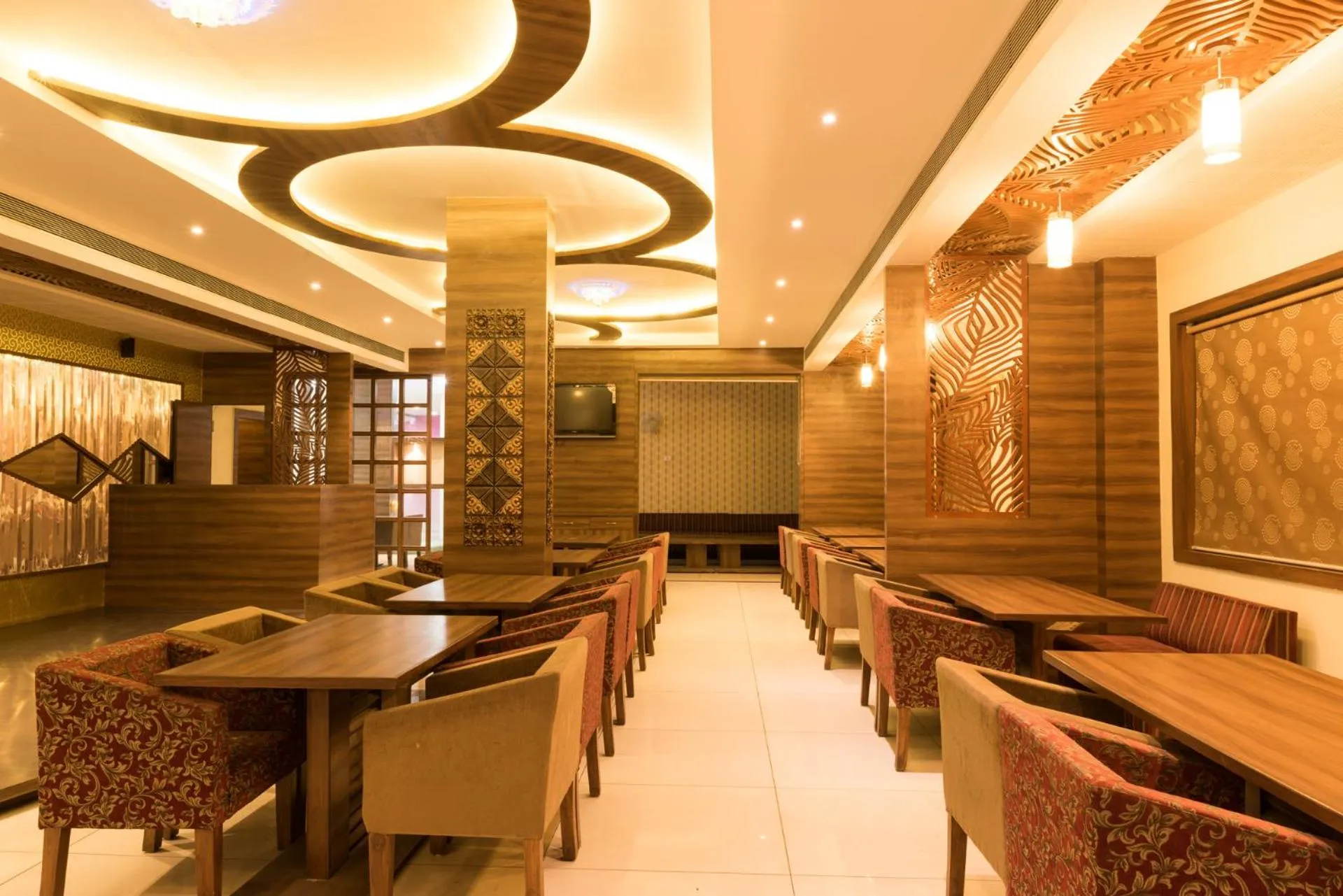 Restaurant/places to eat in Hotel Drishti,Bhopal